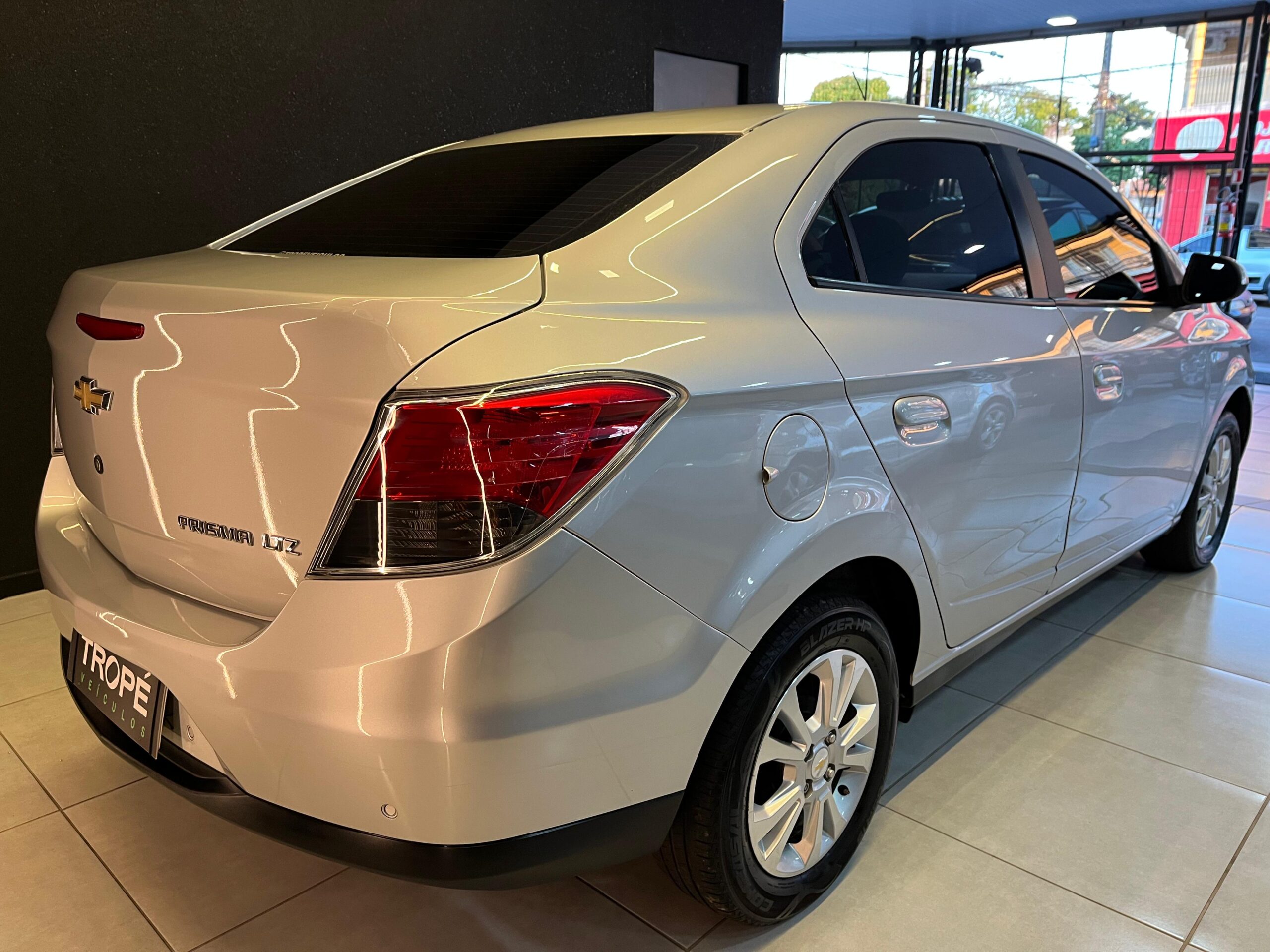 CHEVROLET PRISMA 1.4 AT LTZ FLEX 2015-PRATA (4)