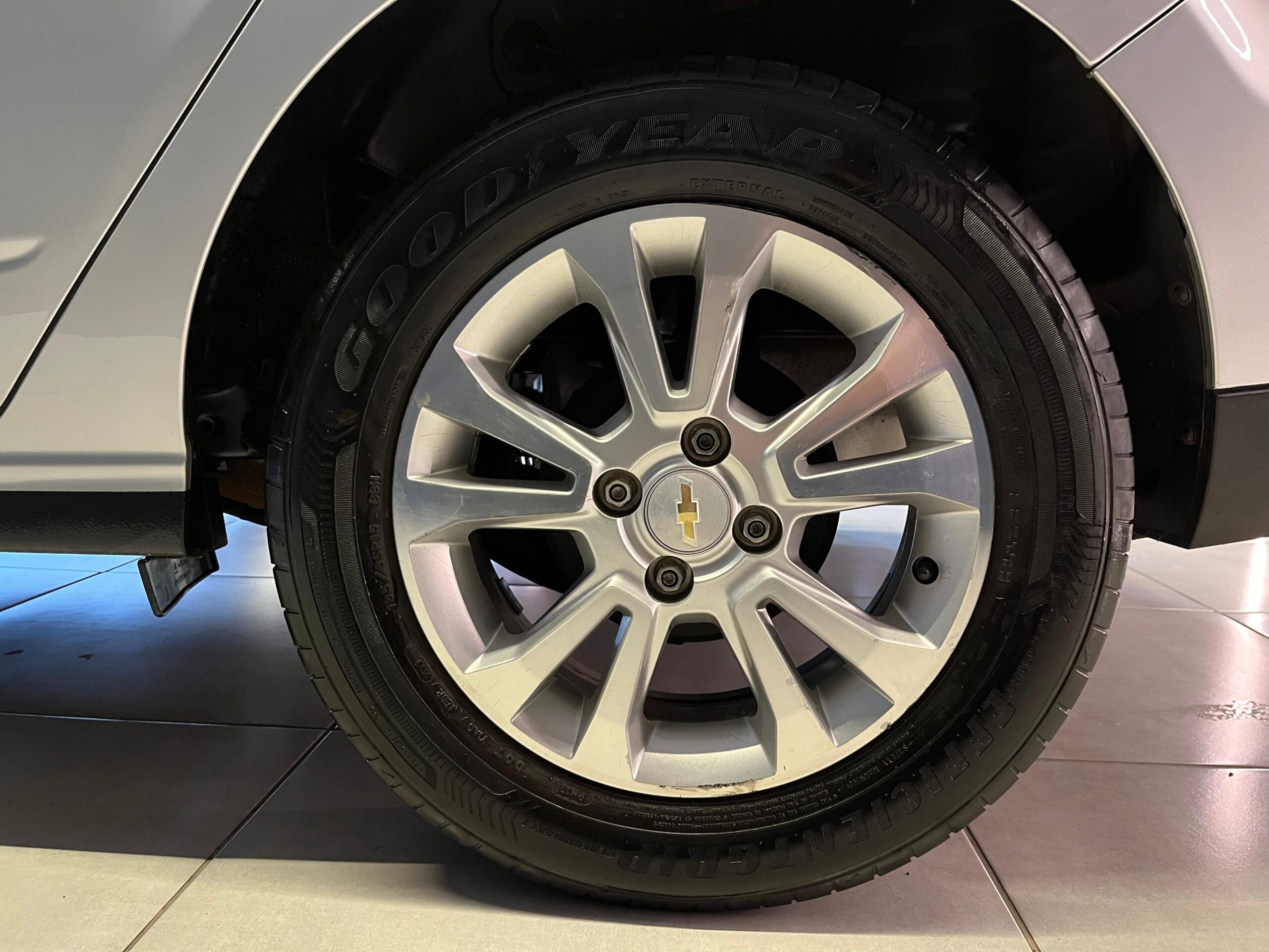 CHEVROLET PRISMA 1.4 AT LTZ FLEX 2015-PRATA (9)