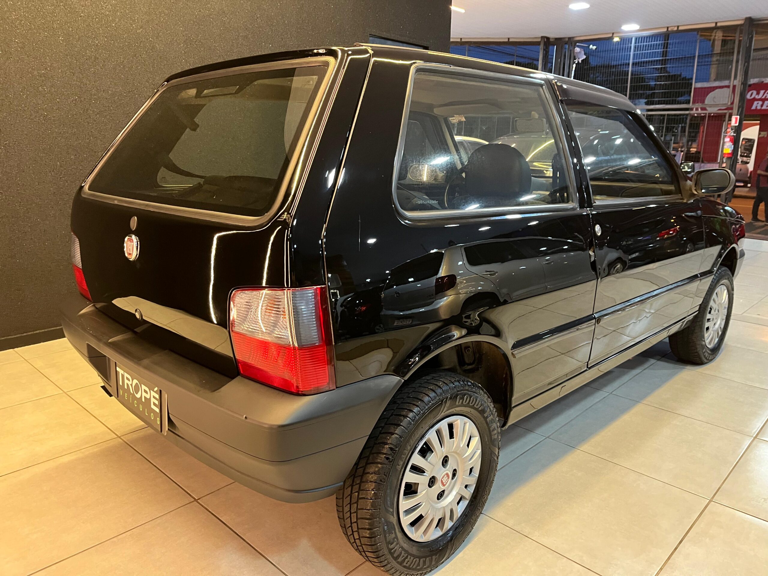 FIAT UNO MILLE ECONOMY FLEX2011-PRETO (4)