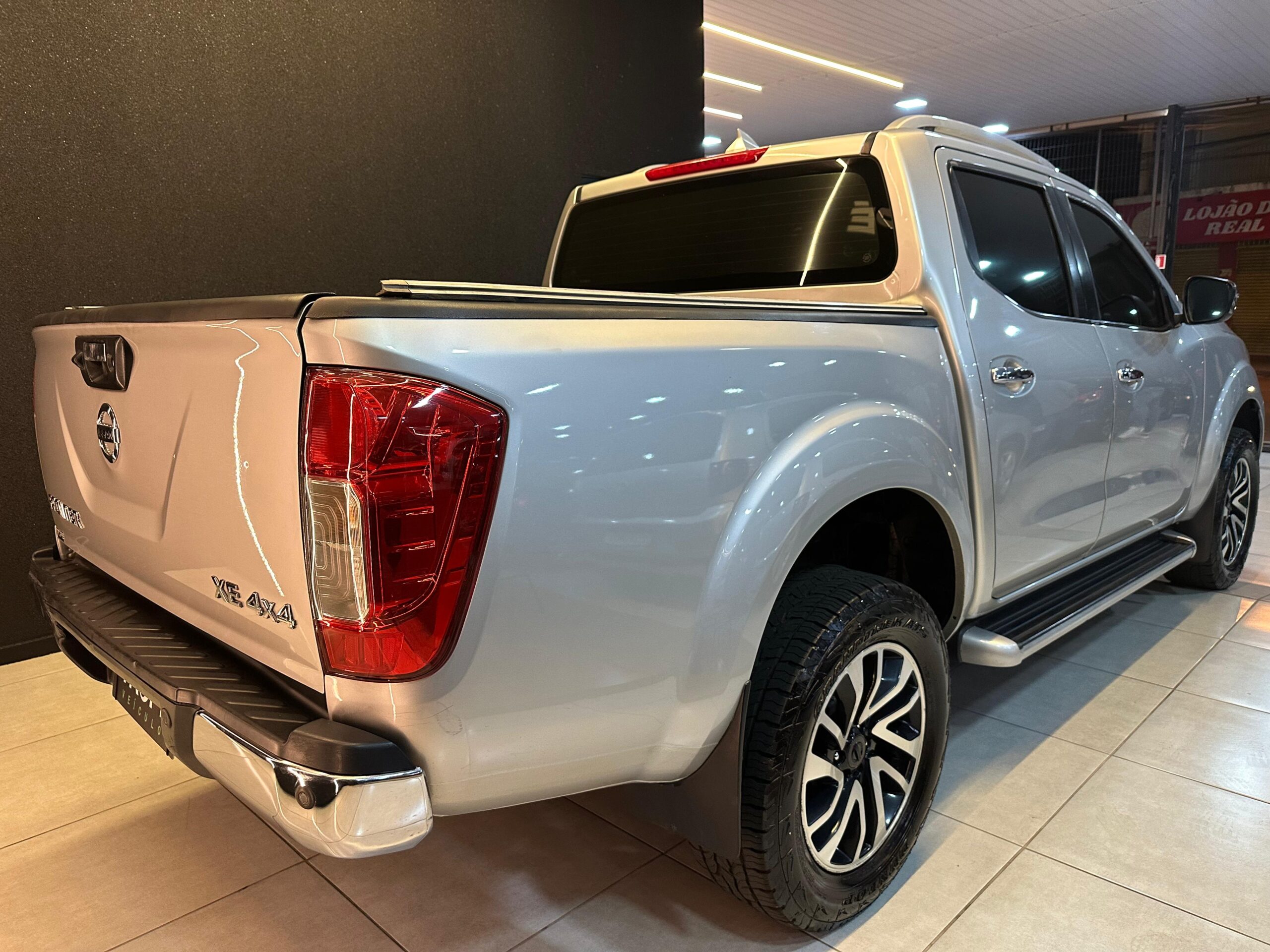 NISSAN FRONTIER XE X4 DIESEL 2019-PRATA (11)