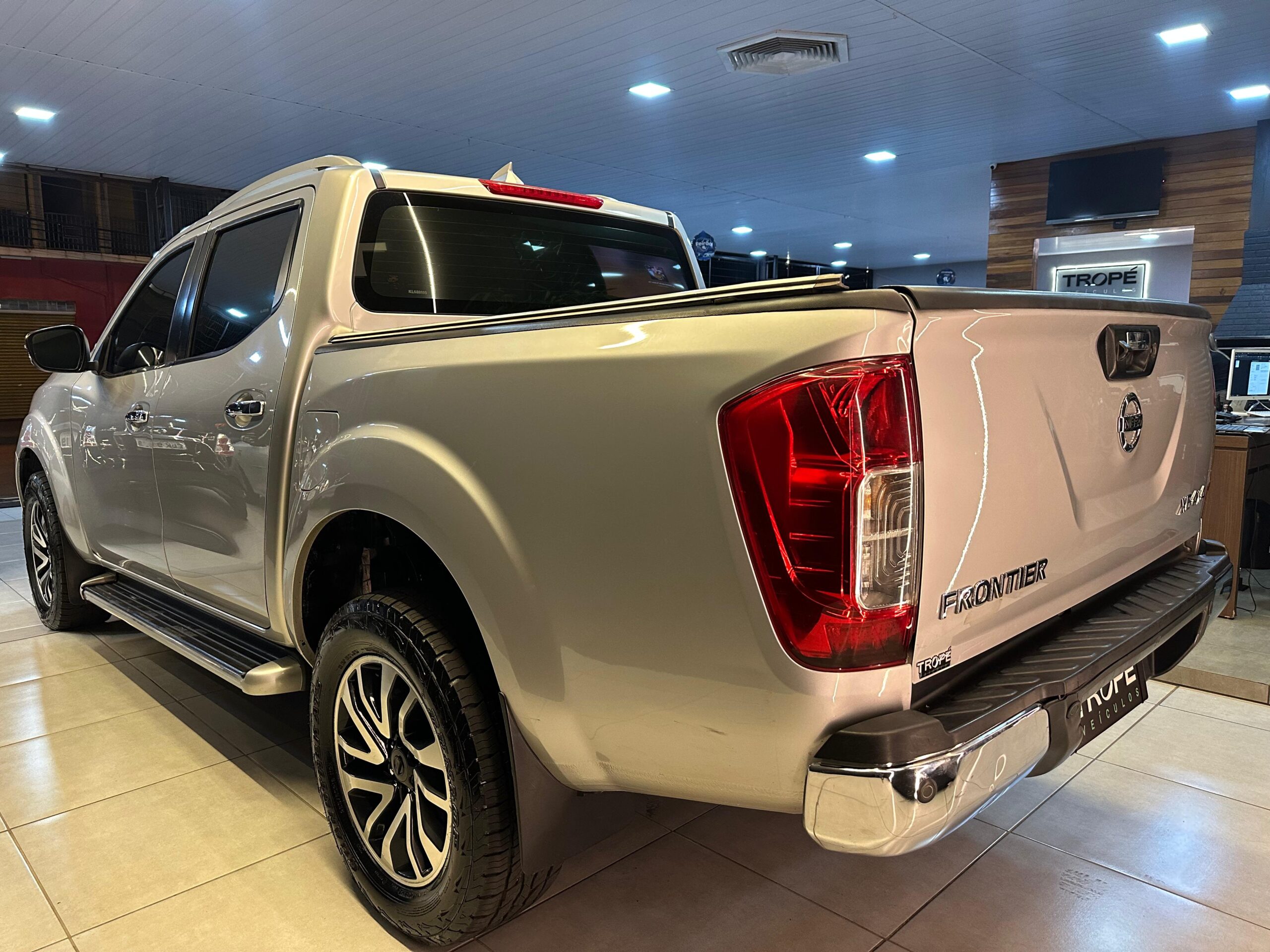 NISSAN FRONTIER XE X4 DIESEL 2019-PRATA (3)