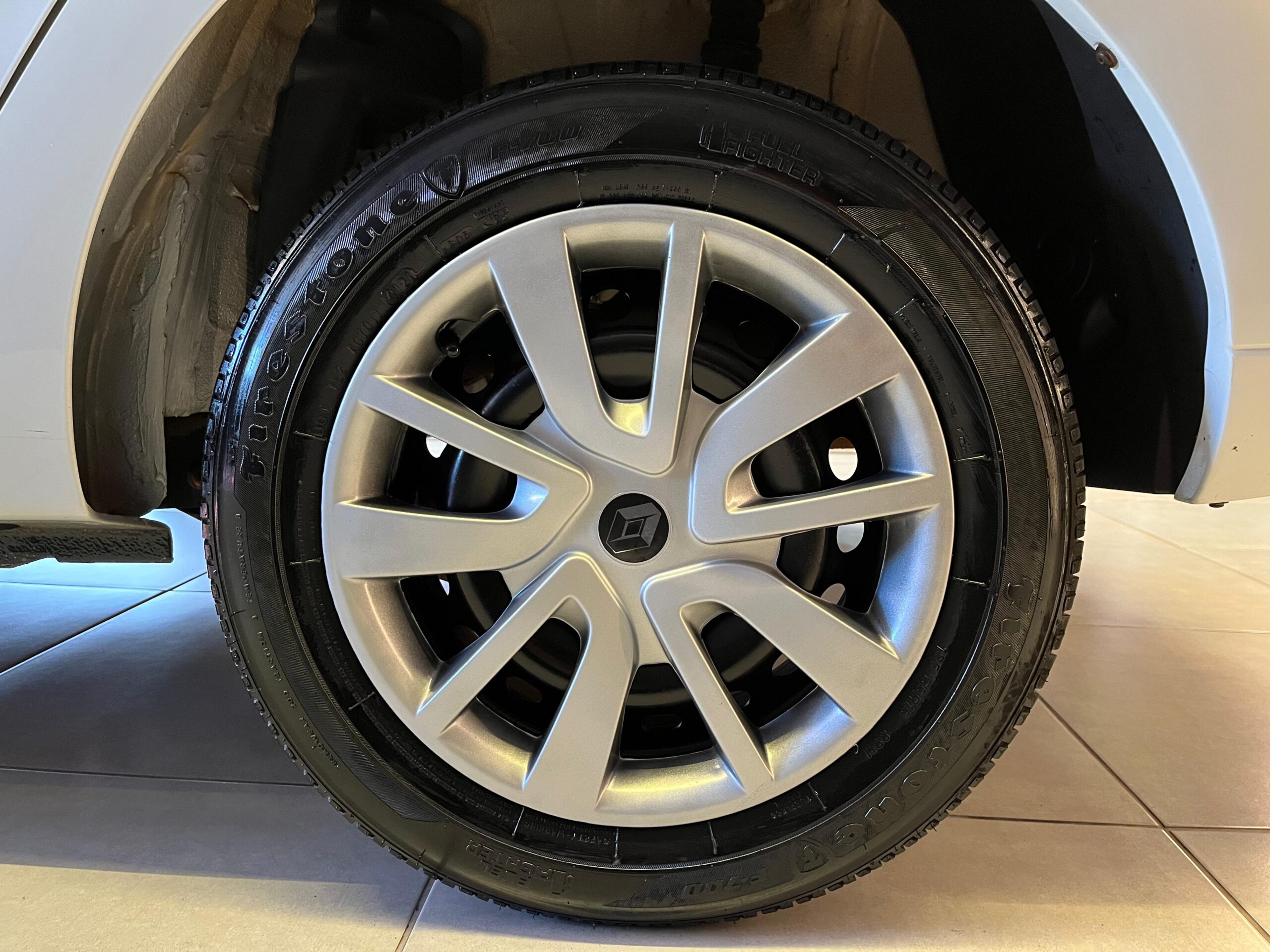 RENAULT LOGAN EXPR 1.6 FLEX 2015-BRANCO (9)