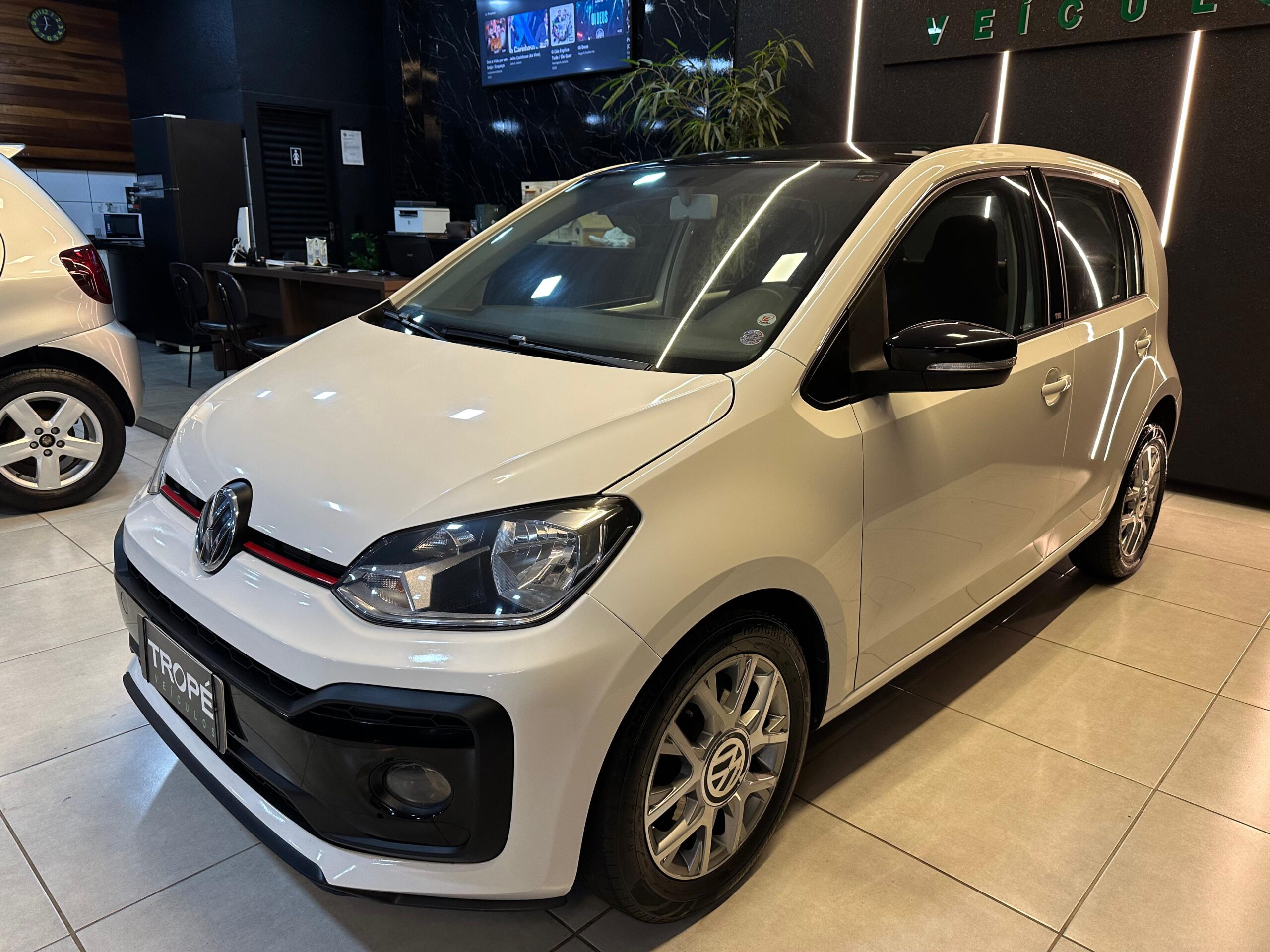 VOLKSWAGEN UP MOVE MDV FLEX 2018-BRANCO (3)
