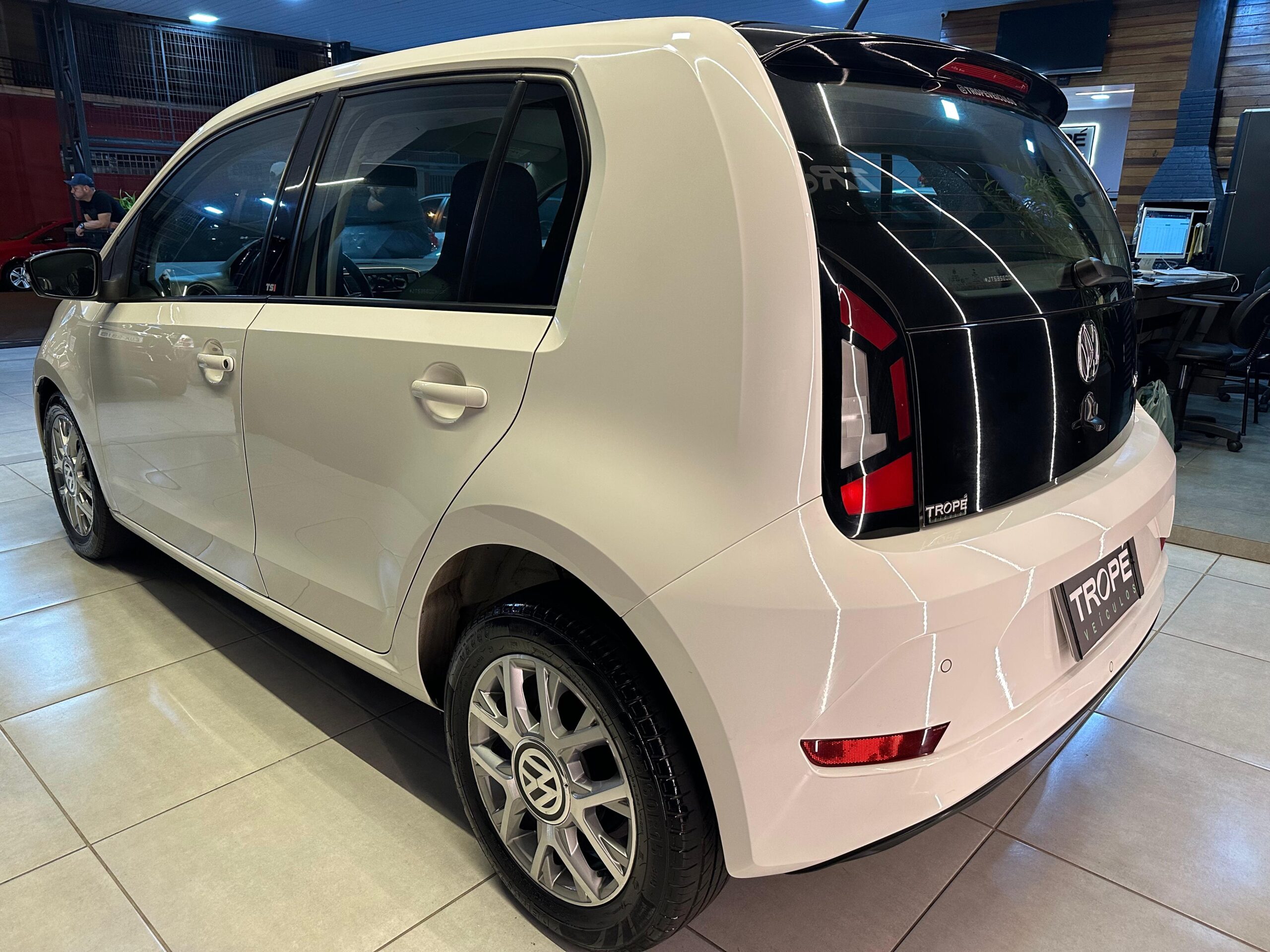 VOLKSWAGEN UP MOVE MDV FLEX 2018-BRANCO (4)
