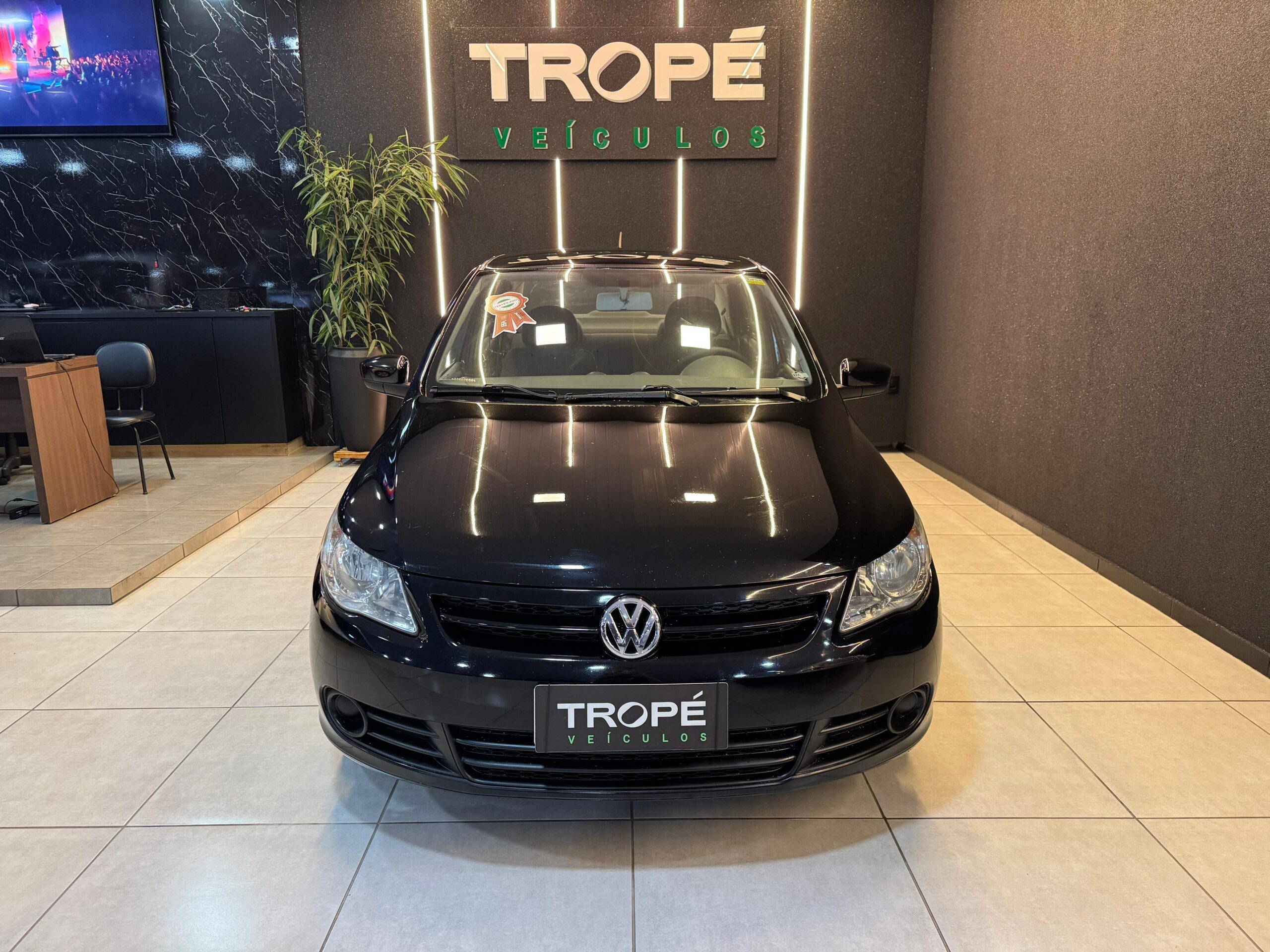 VOLKSWAGEN VOYAGE 1.0 FLEX 2013-PRETO (3)