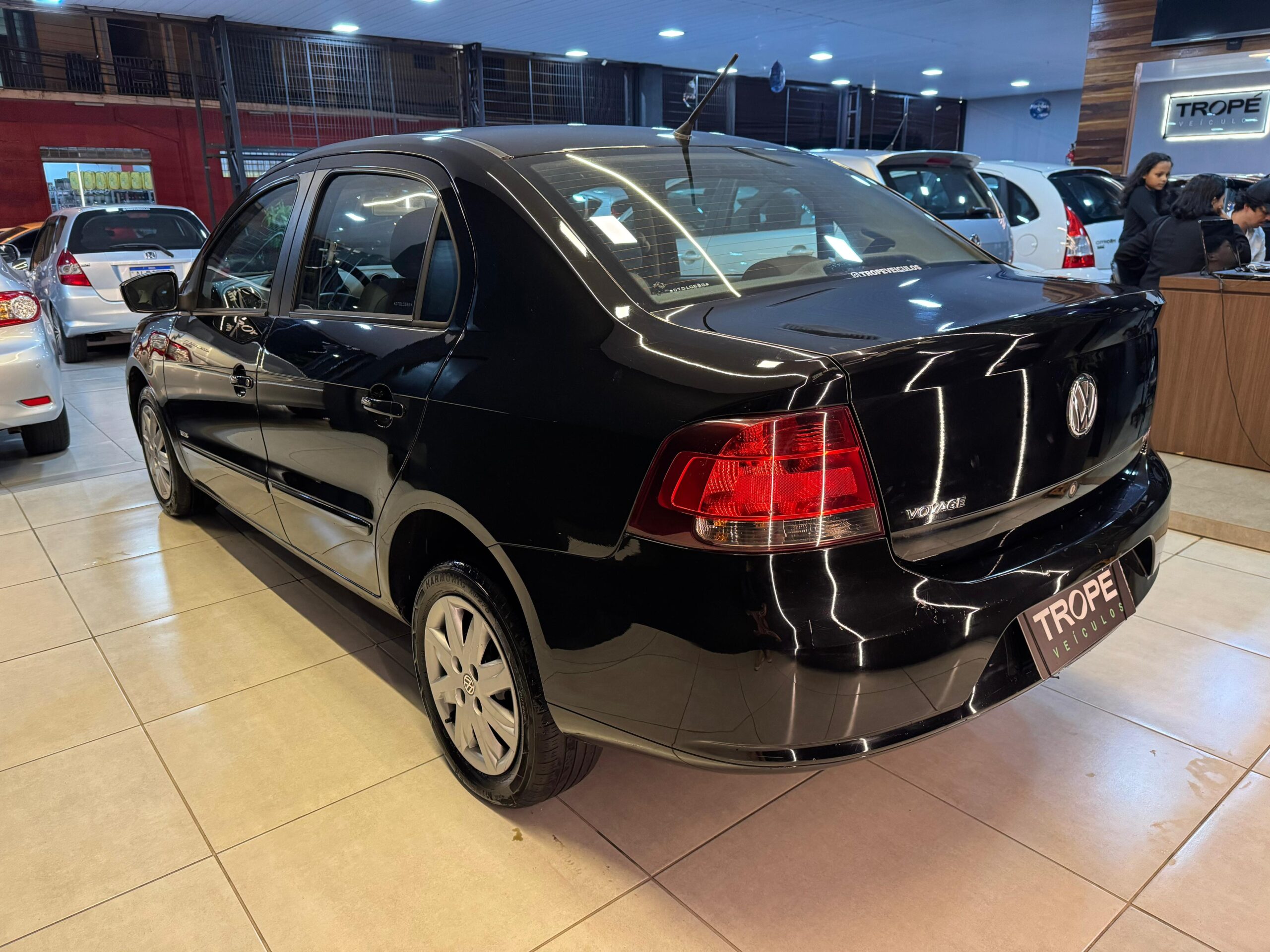 VOLKSWAGEN VOYAGE 1.0 FLEX 2013-PRETO (4)