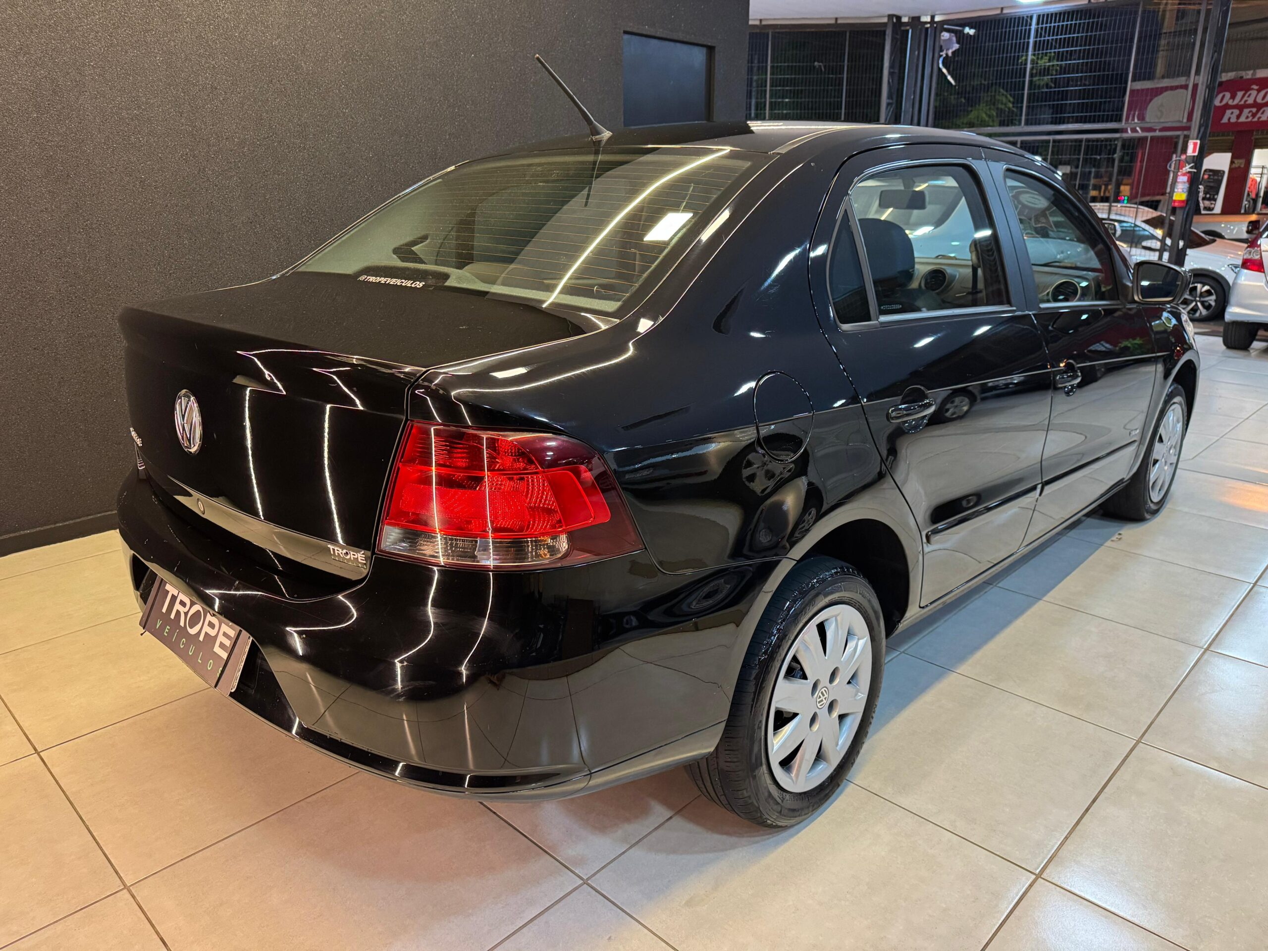 VOLKSWAGEN VOYAGE 1.0 FLEX 2013-PRETO (5)