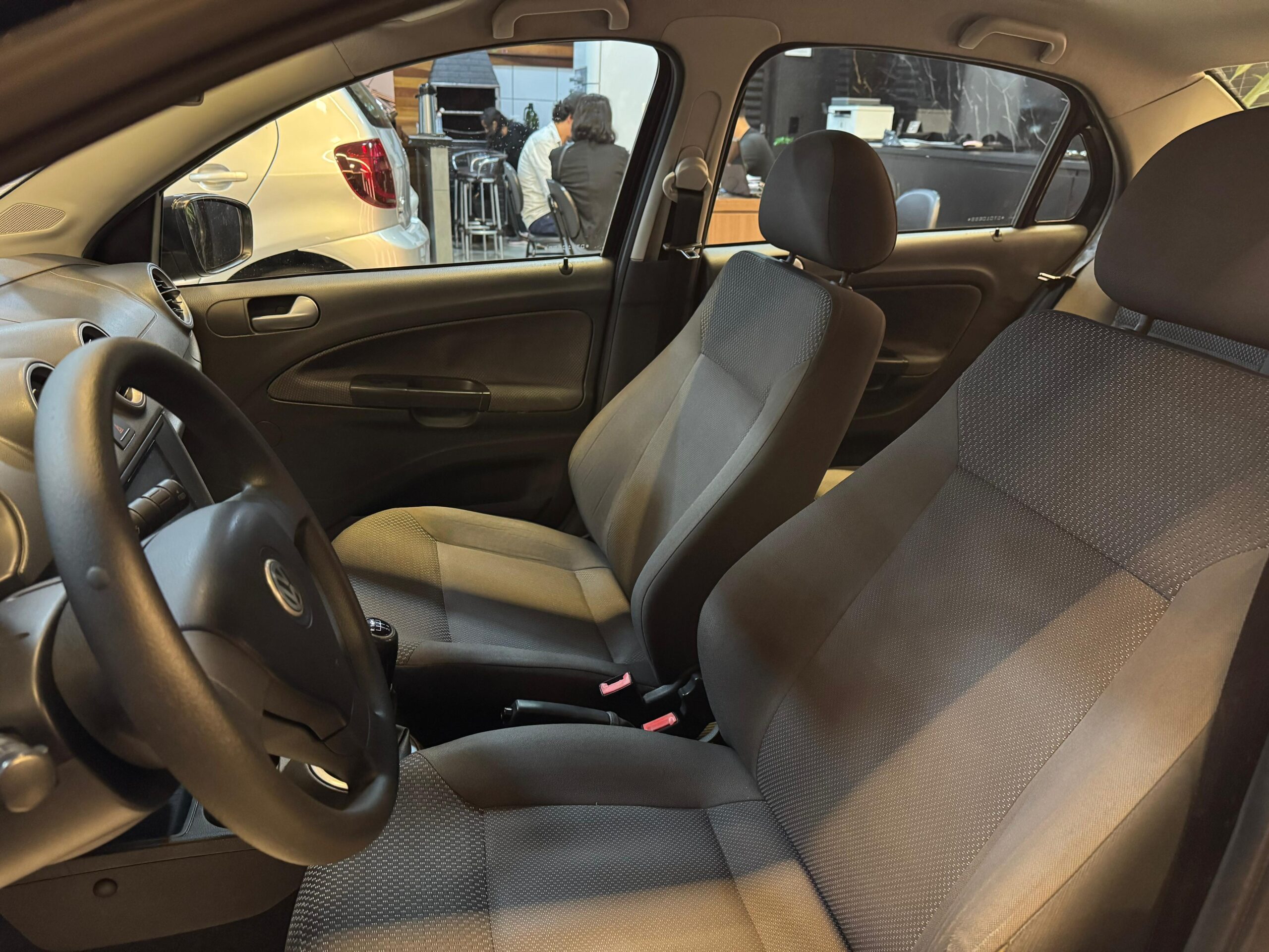 VOLKSWAGEN VOYAGE 1.0 FLEX 2013-PRETO (7)