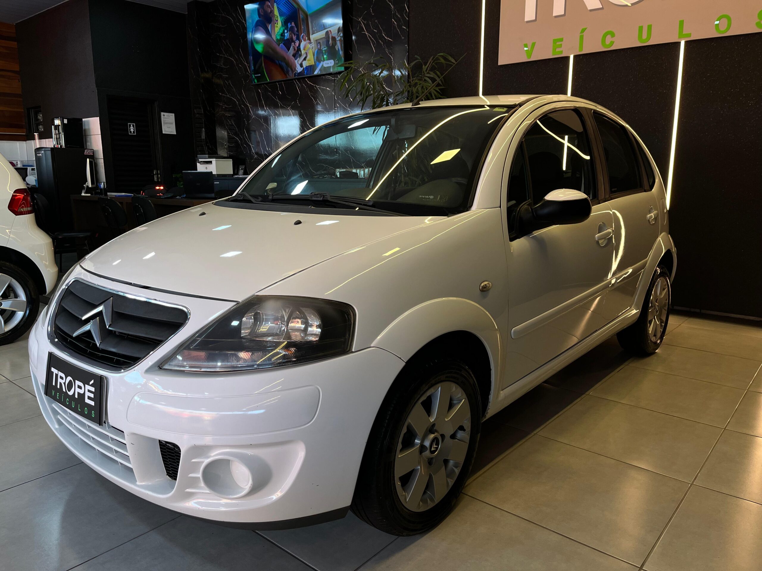 CITROEN C3 GLX 1.4 FLEX 2012-BRANCO (4)