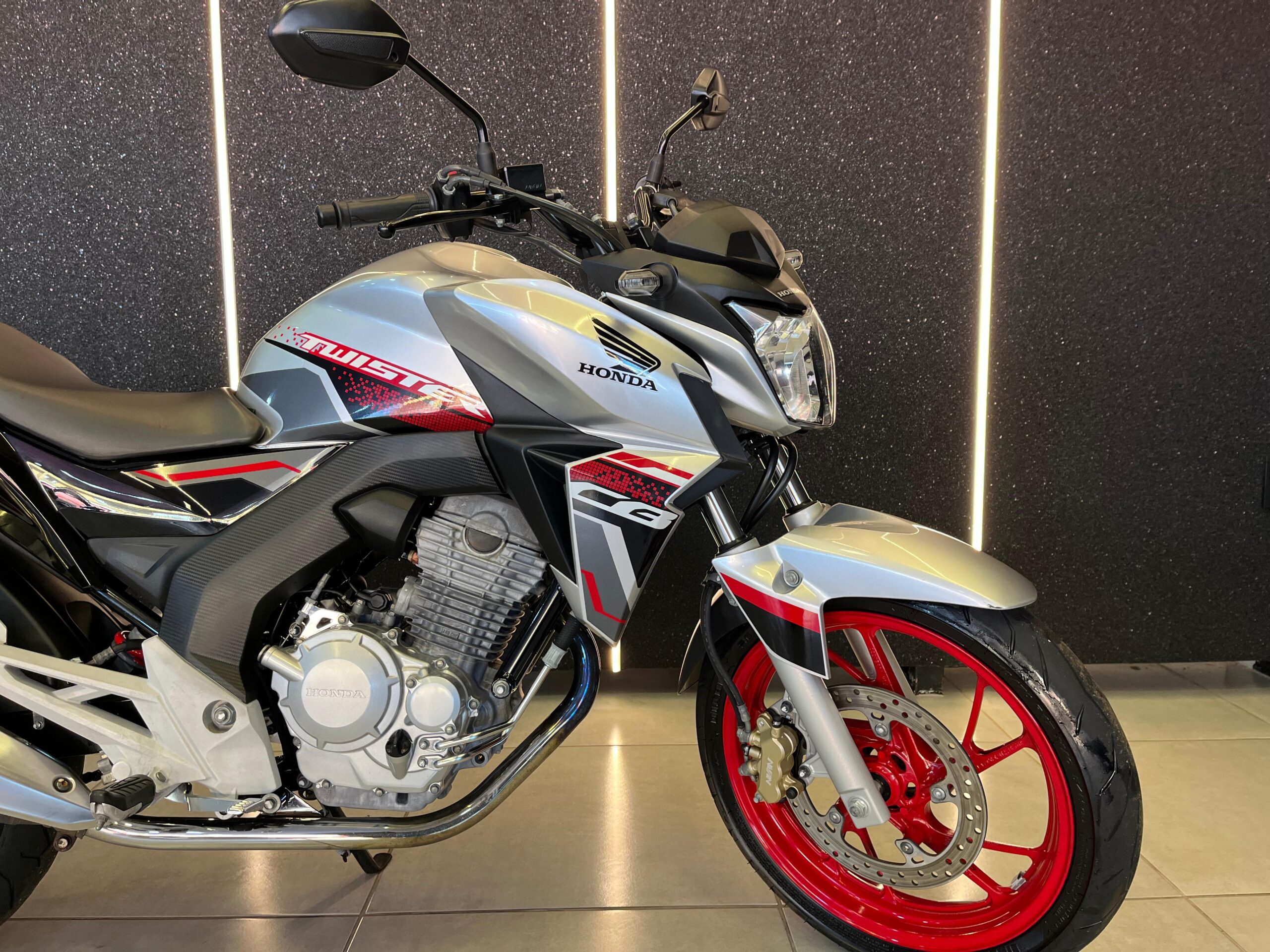 HONDA CB250F TWISTER CBS FLEX 2021-PRATA (1)