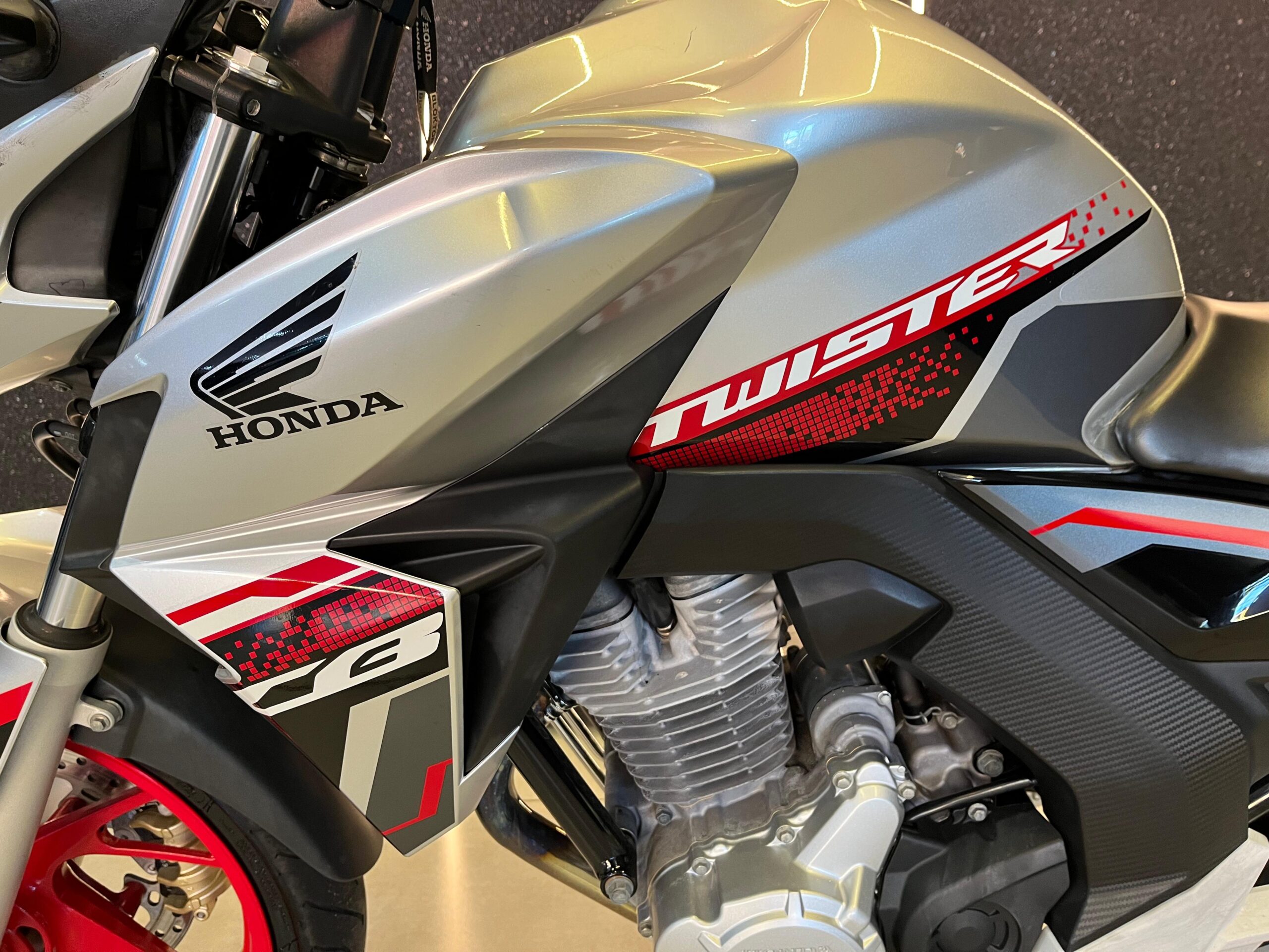 HONDA CB250F TWISTER CBS FLEX 2021-PRATA (9)