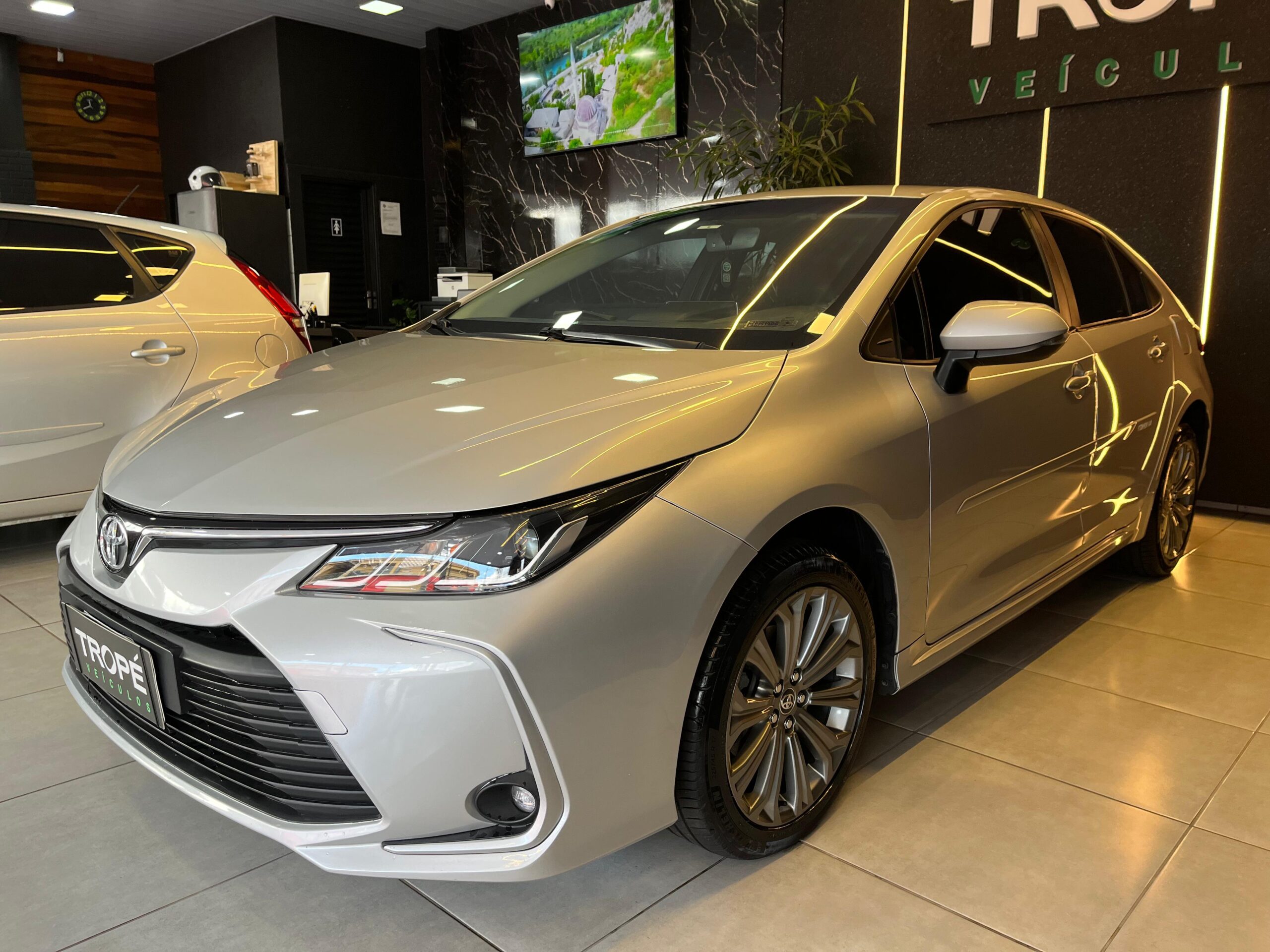 TOYOTA COROLLA XEI 2.0 FLEX 2021-PRATA (1)