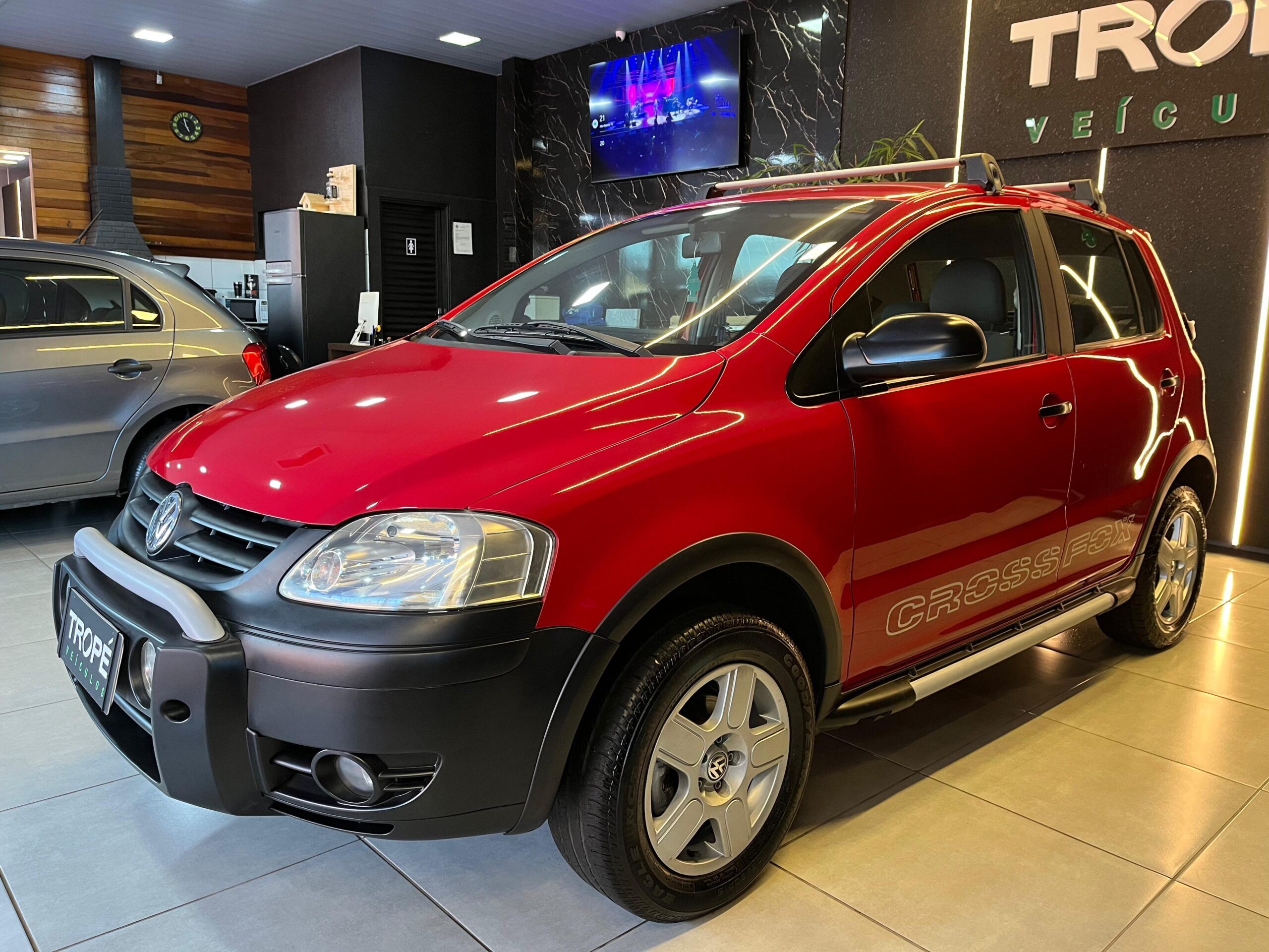 VOLKSWAGEN CROSSFOX FLEX 2005-VERMELHO (3)