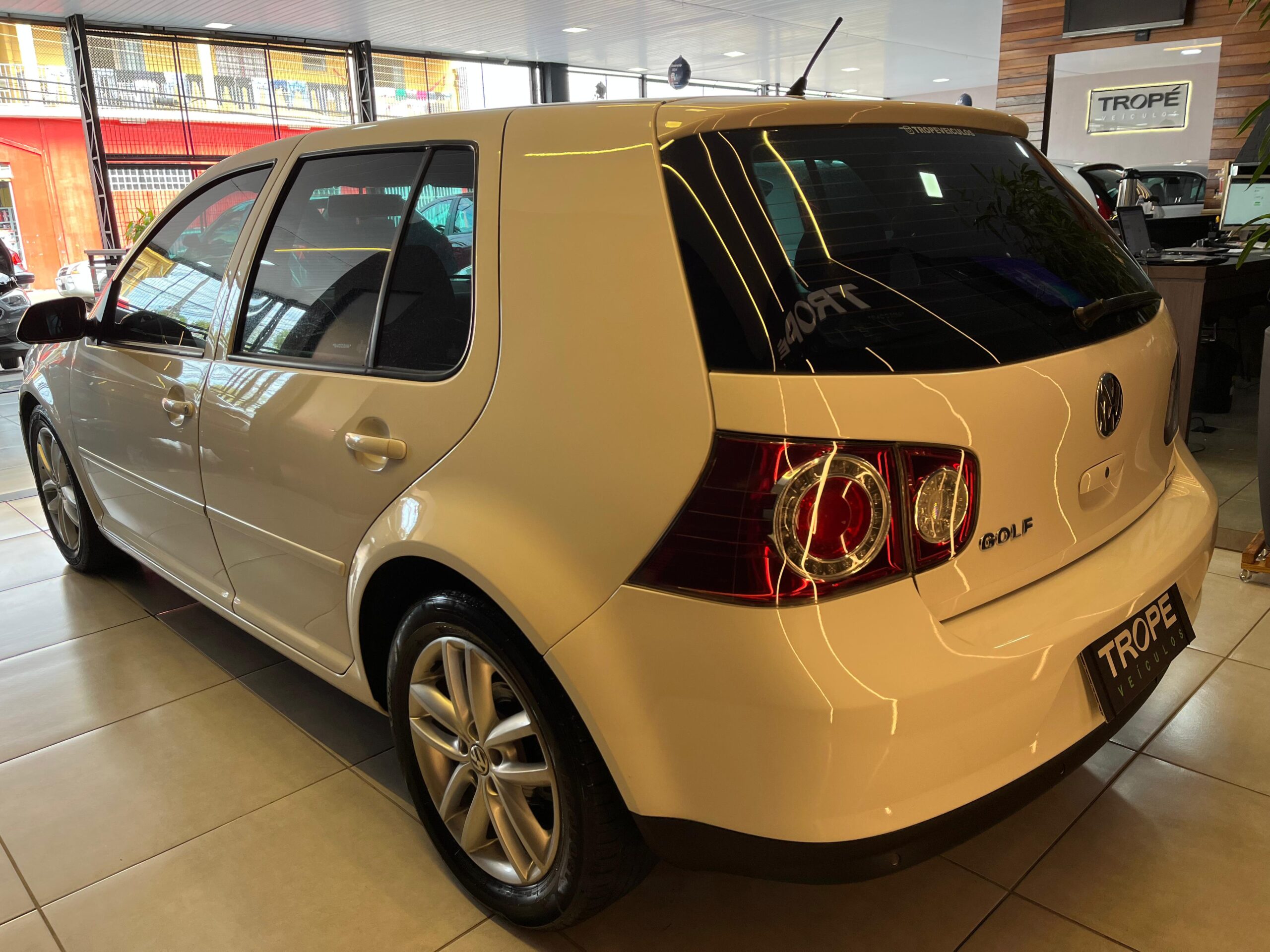 VOLKSWAGEN GOLF FLEX 2011-BRANCO (1)