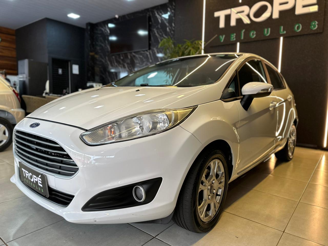 FORD NEW FIESTA 1.6 2016-BRANCO (10)