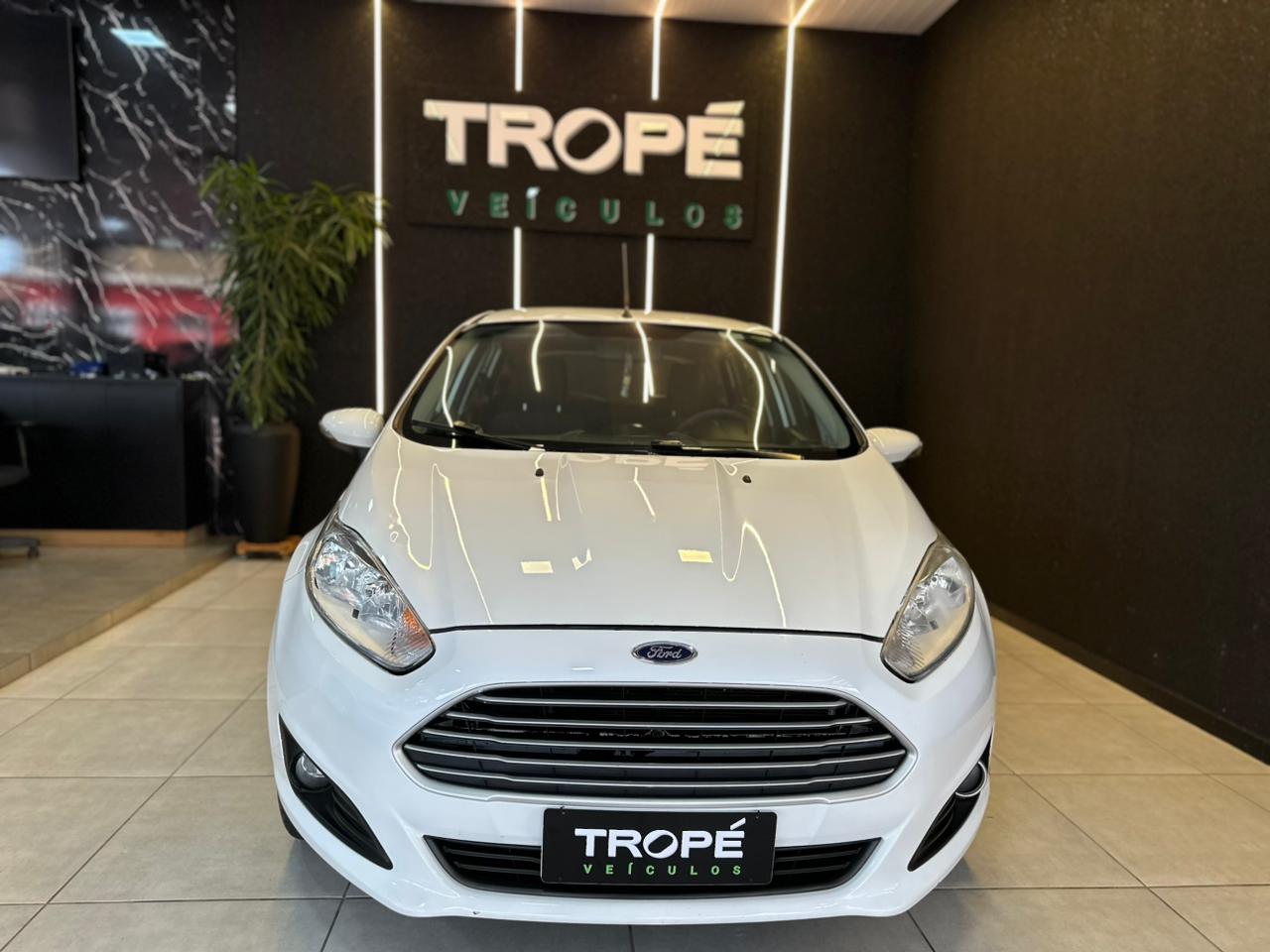 FORD NEW FIESTA 1.6 2016-BRANCO (5)