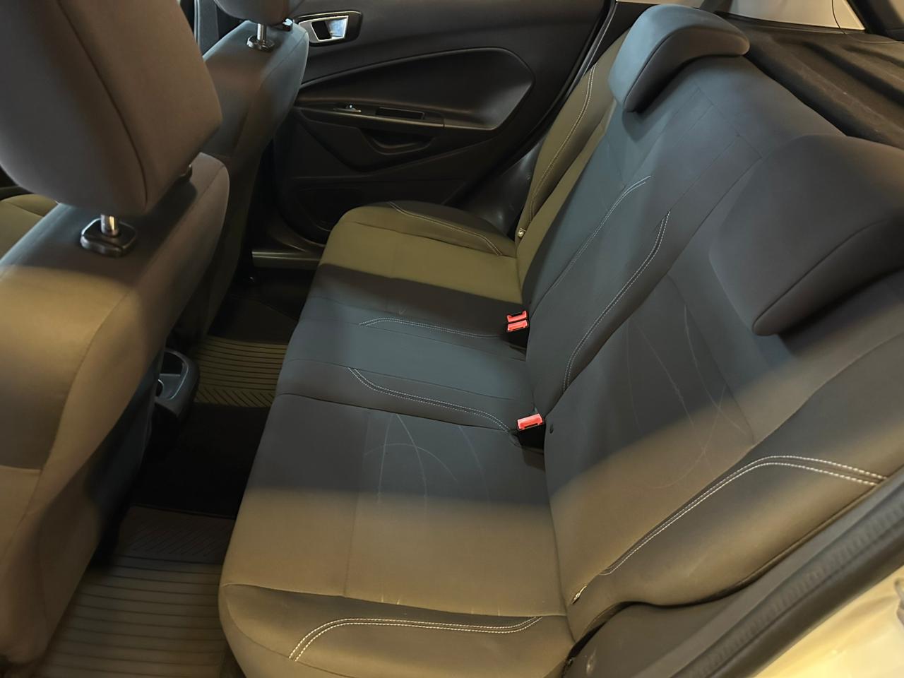 FORD NEW FIESTA 1.6 2016-BRANCO (8)