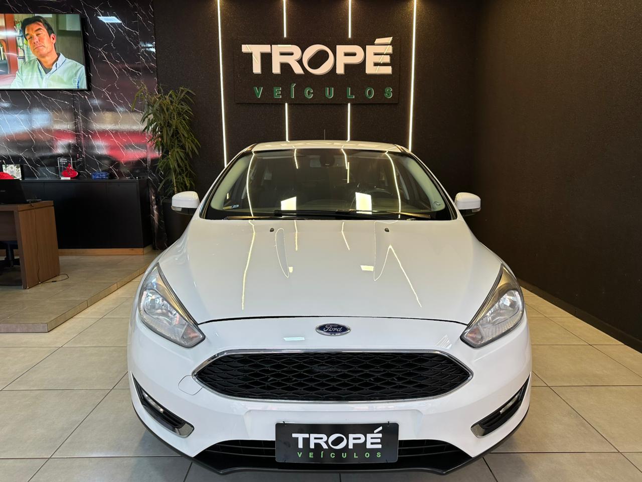 FORD FOCUS SE 1.6 HC FLEX 2019-BRANCO (1)