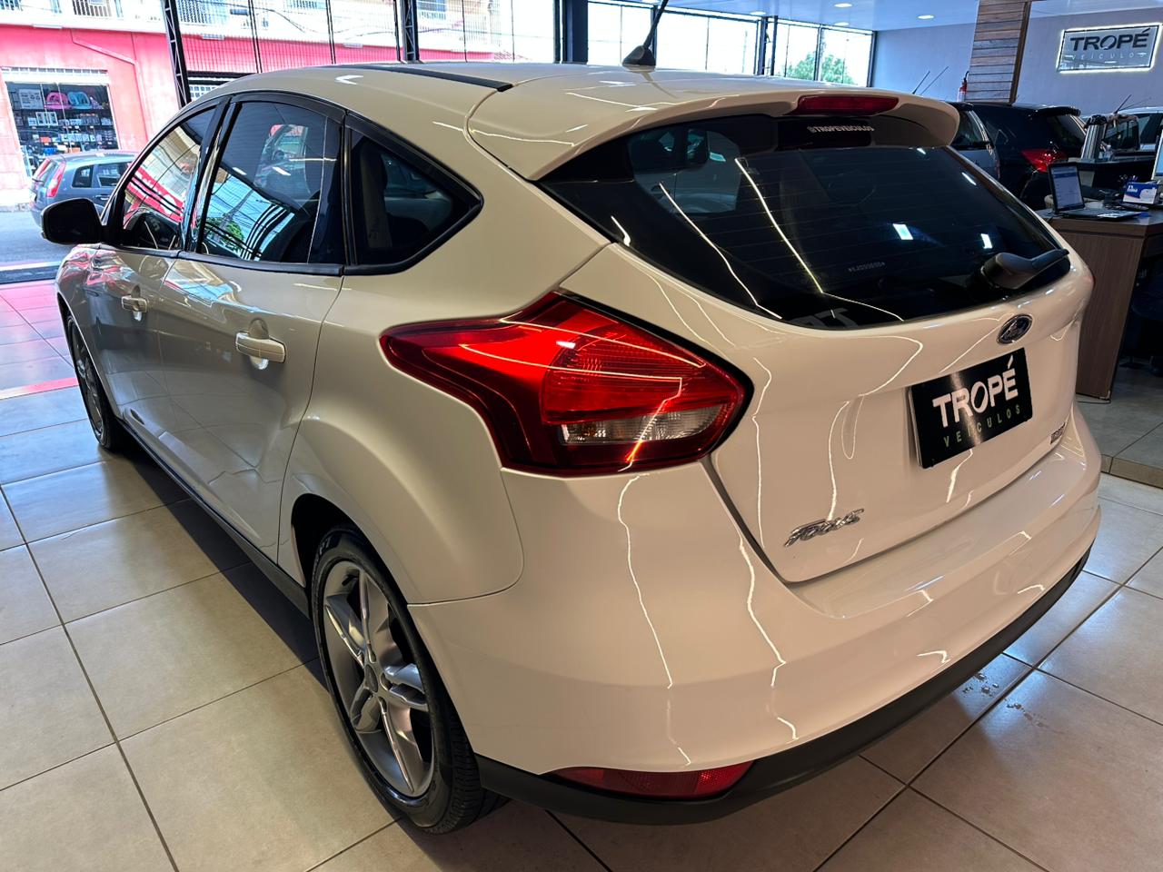 FORD FOCUS SE 1.6 HC FLEX 2019-BRANCO (2)