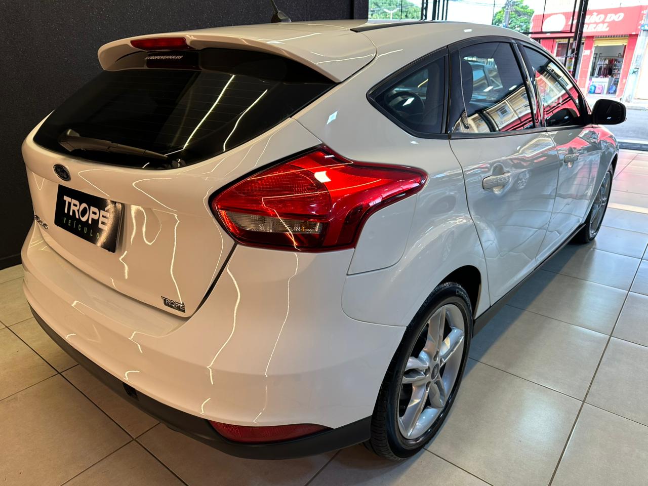 FORD FOCUS SE 1.6 HC FLEX 2019-BRANCO (8)