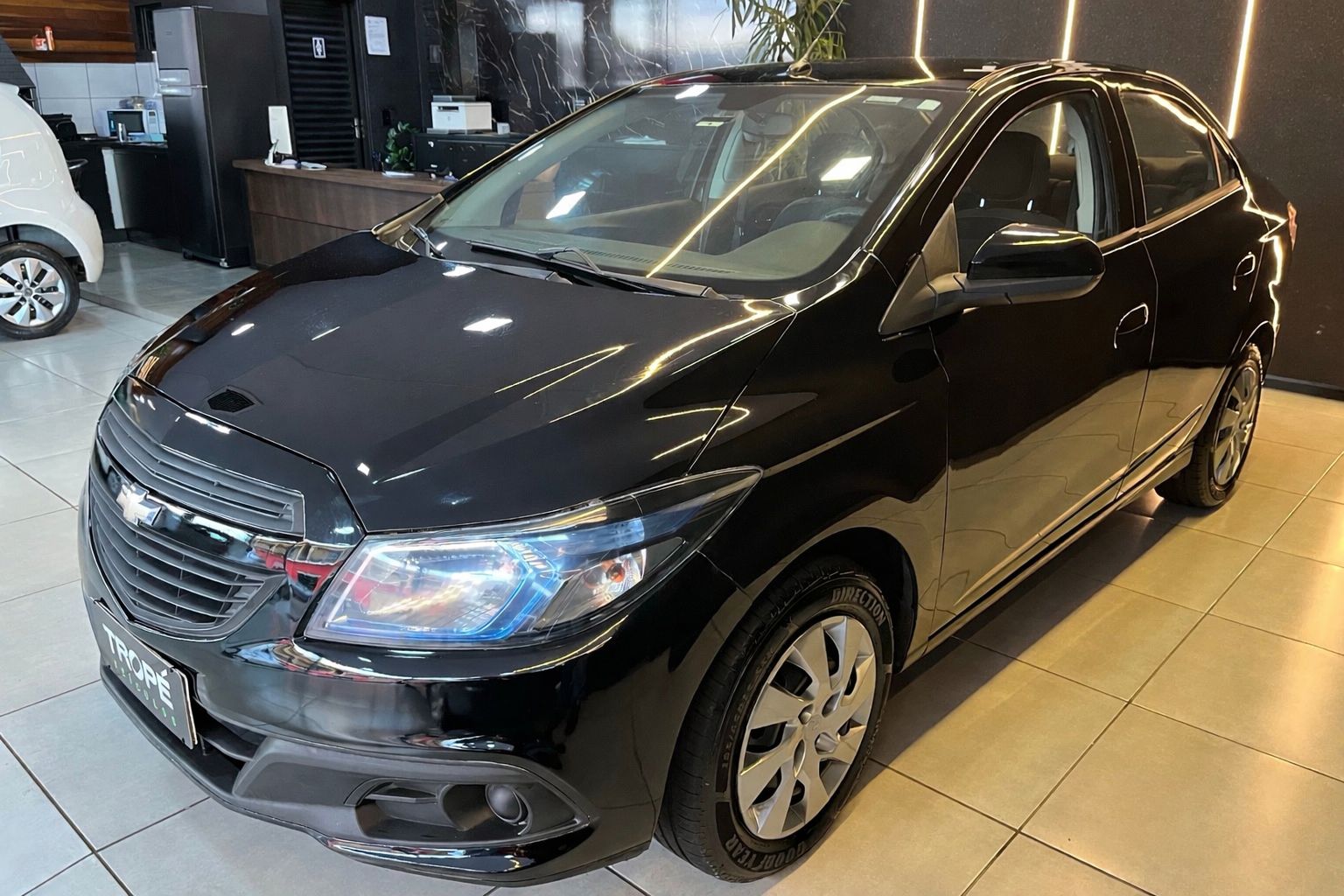 CHEVROLET PRISMA 1.4 MT LT FLEX 2013-PRETO (2)