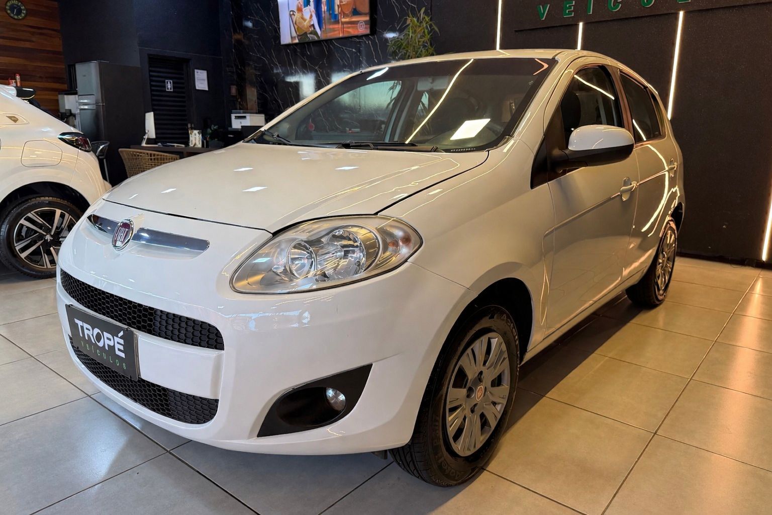 FIAT PALIO ATTRACTIV 1.0 FLEX 2015-BRANCO (2)