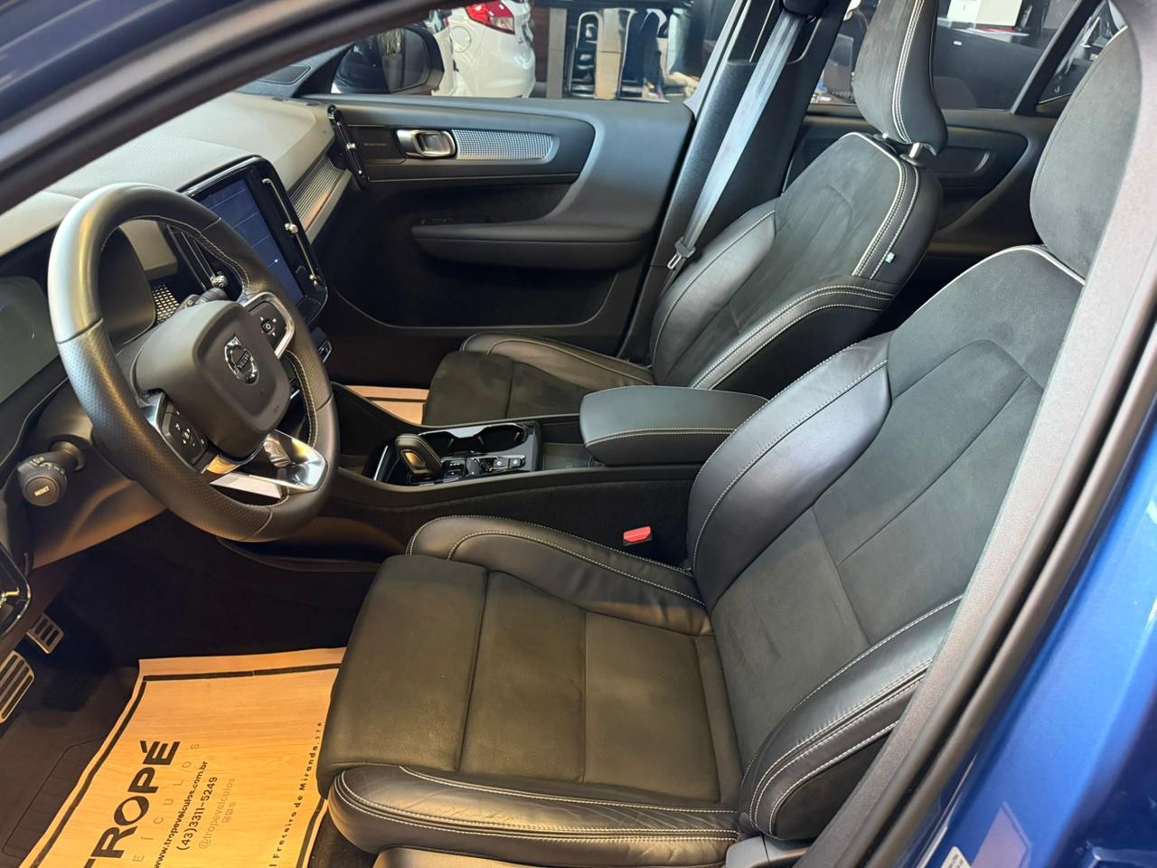VOLVO XC40 T5 R-DESIGN HYBRID 1.5 TURBO-AZUL (8)