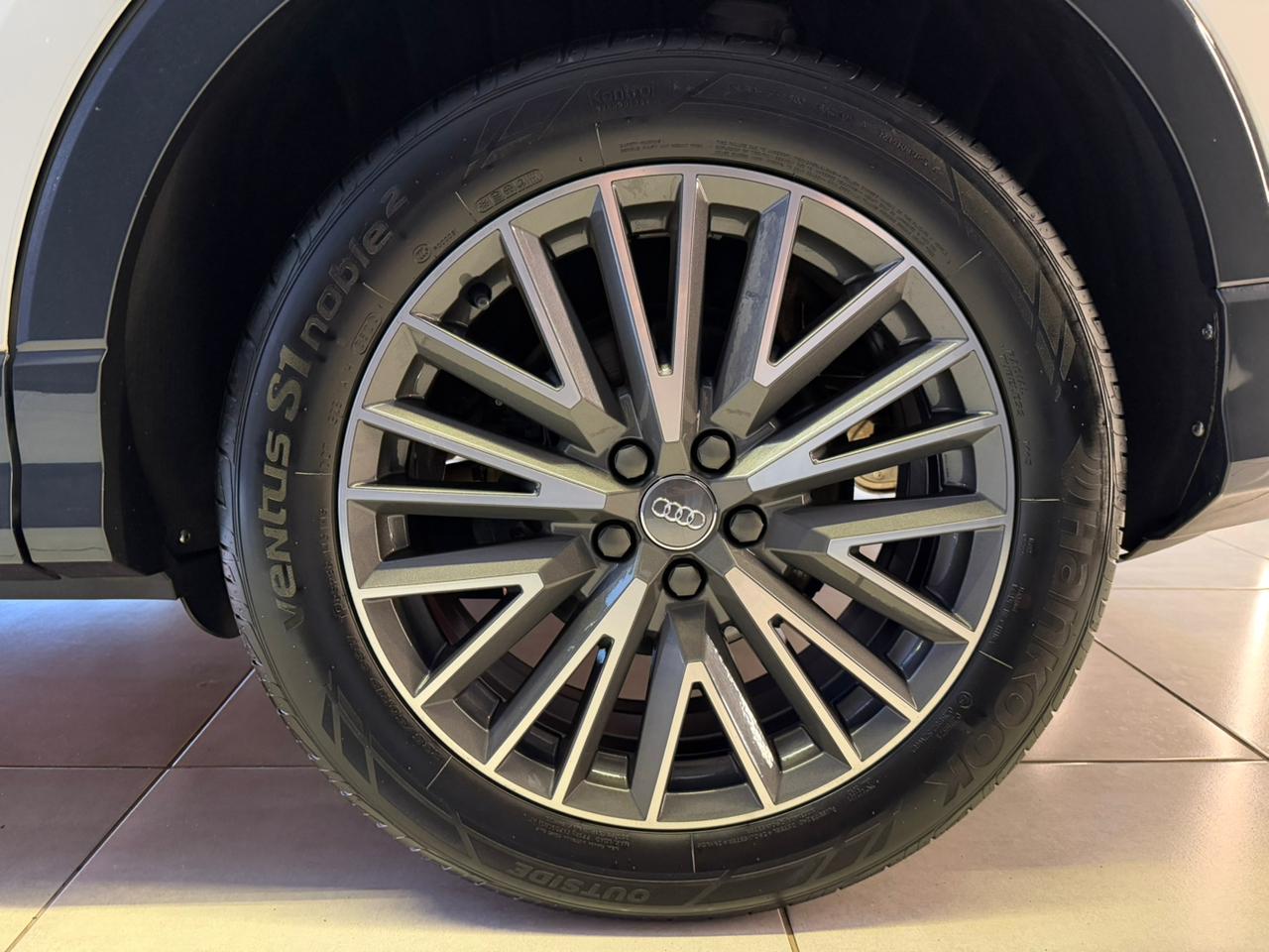 AUDI Q3 BLACK ED. 1.4 TFSI GASOLINA 2020-BRANCO (9)