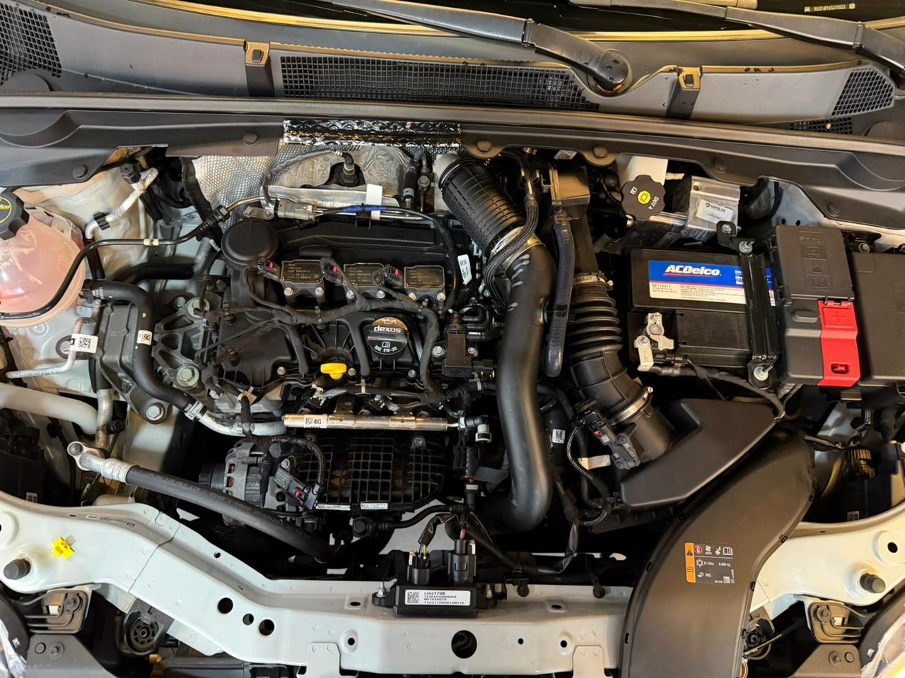 CHEVROLET ONIX PLUS 1.0 AT LTZ FLEX 2025-PRATA (8)