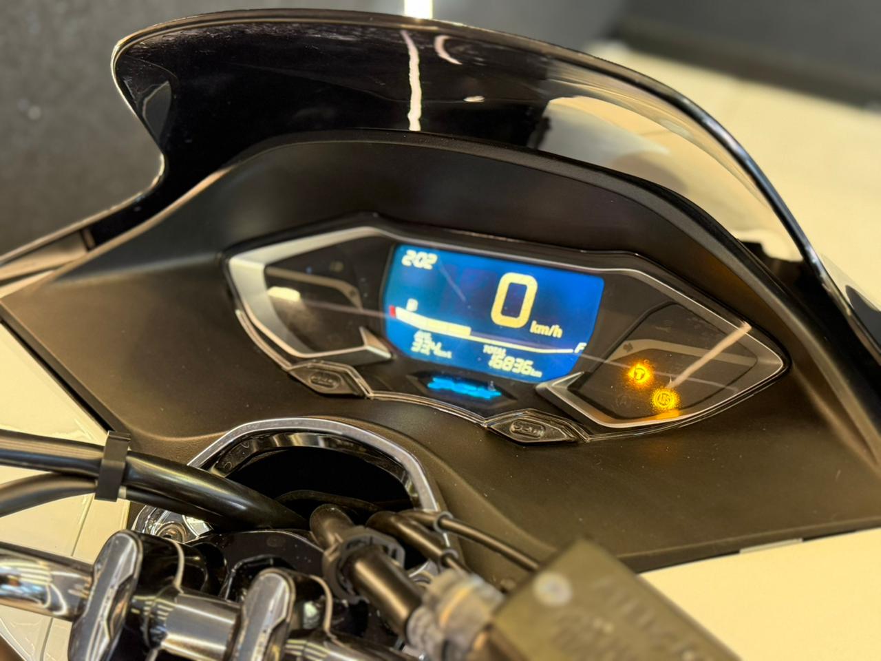 HONDA PCX 2023-BRANCO (11)