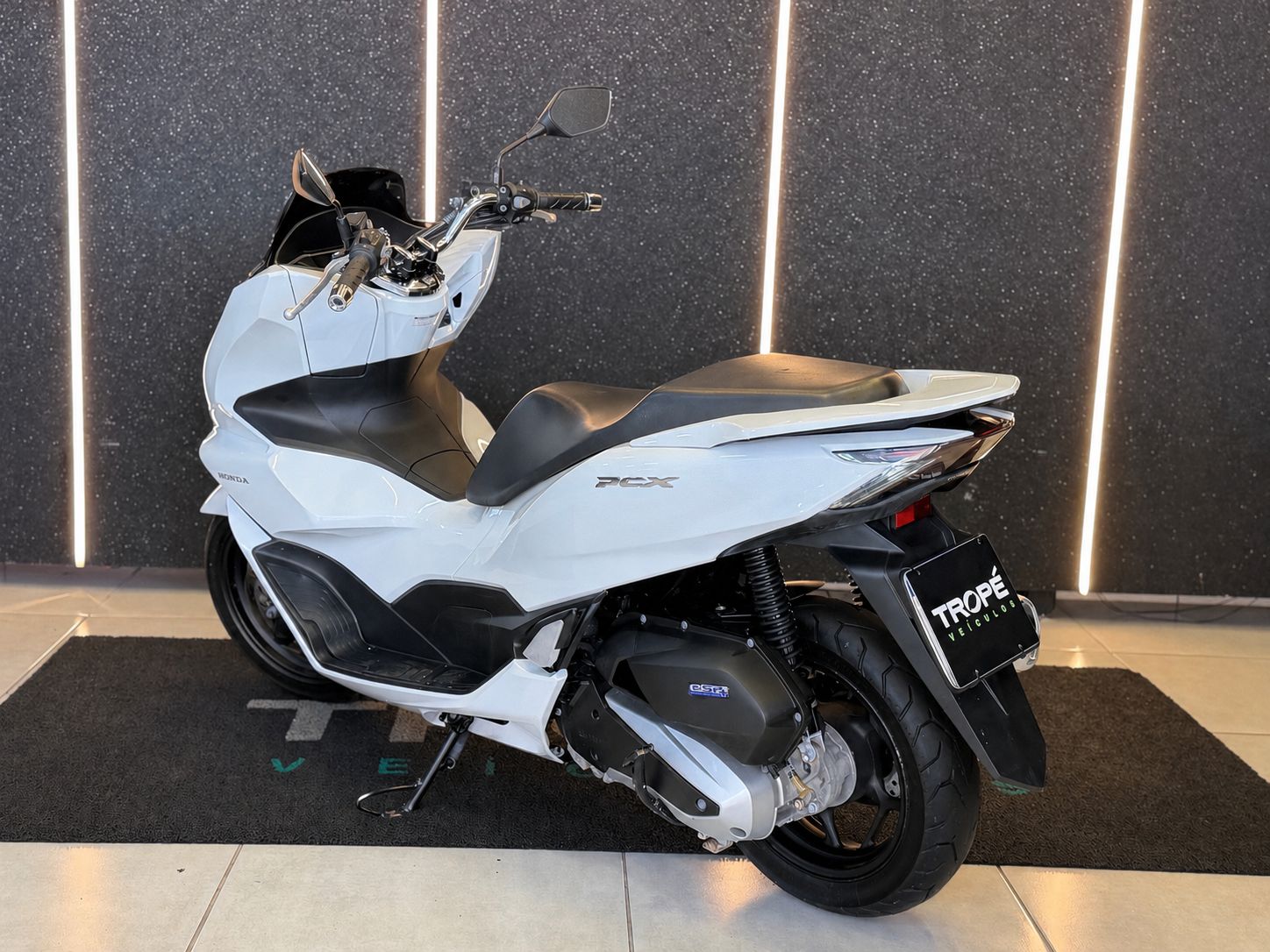 HONDA PCX 2023-BRANCO (12)