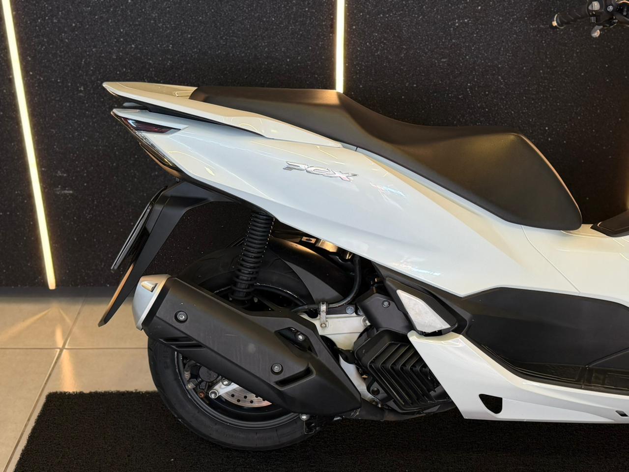 HONDA PCX 2023-BRANCO (5)