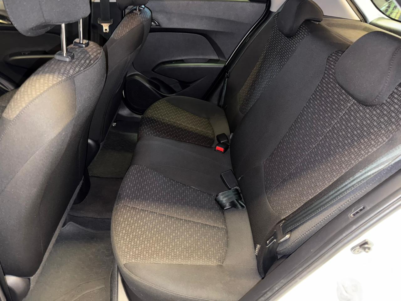 HYUNDAI HB20 1.0 CONFORT PLUS FLEX 2018-BRANCO (9)