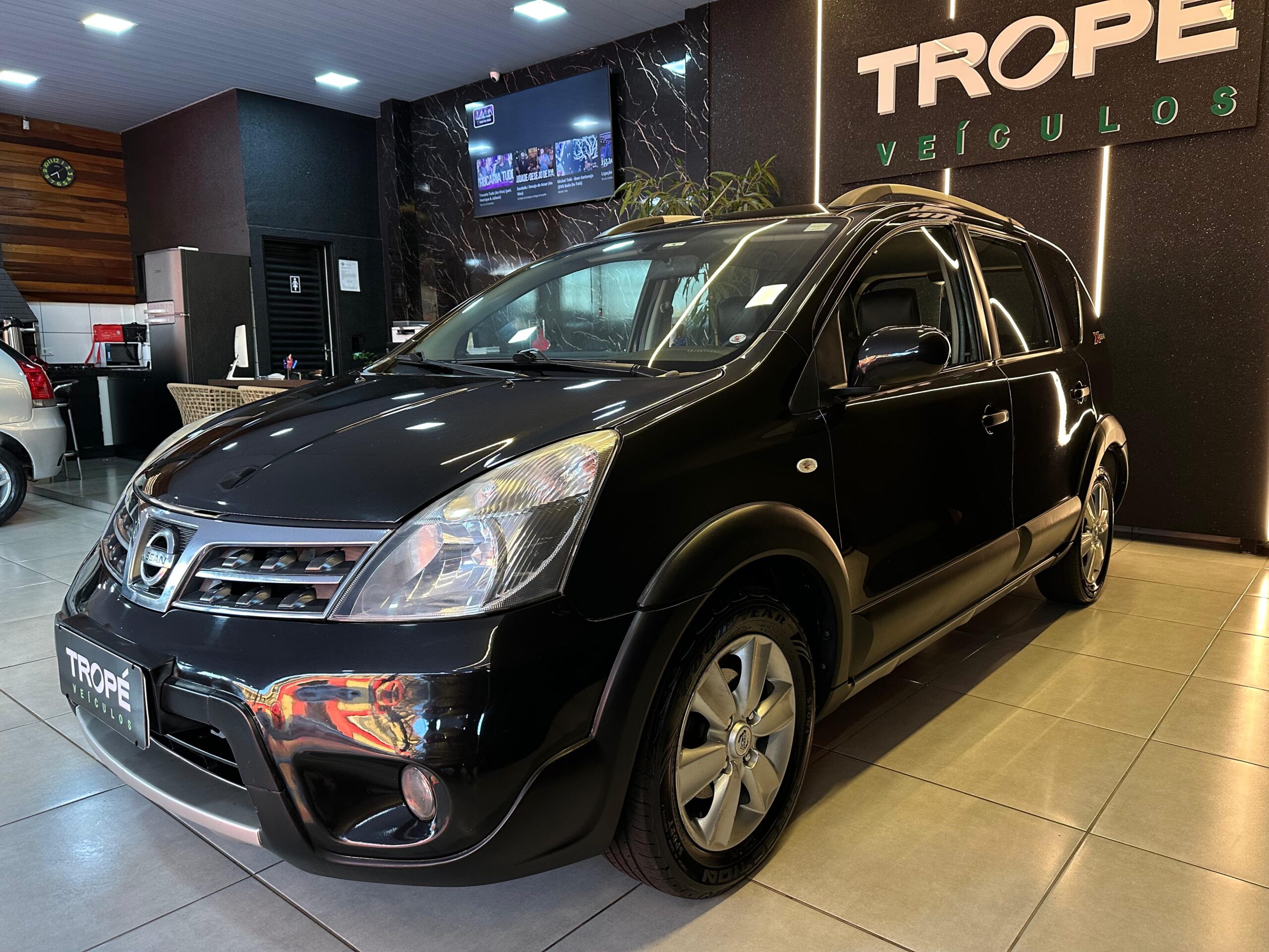 NISSAN LIVINA XGEAR 1.8 SL FLEX 2013-PRETO (3)