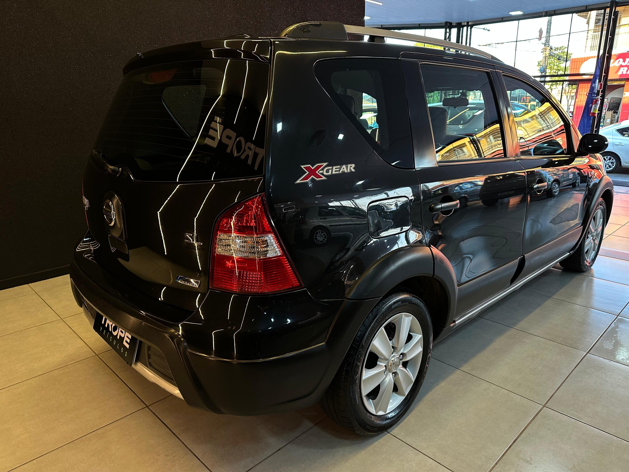 NISSAN LIVINA XGEAR 1.8 SL FLEX 2013-PRETO (8)