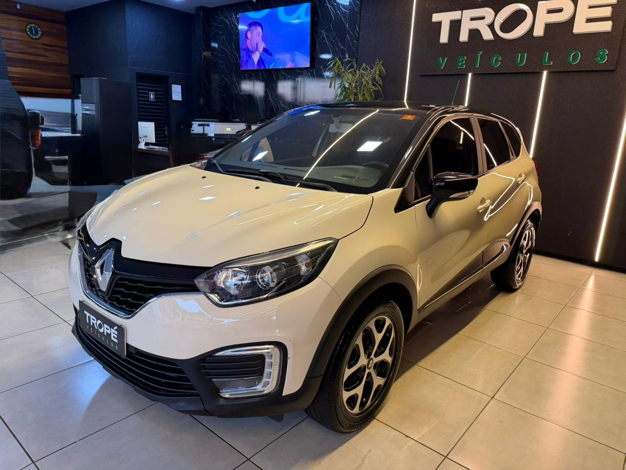 RENAULT CAPTUR LIFE 1.6 A FLEX 2019-BEGE (2)