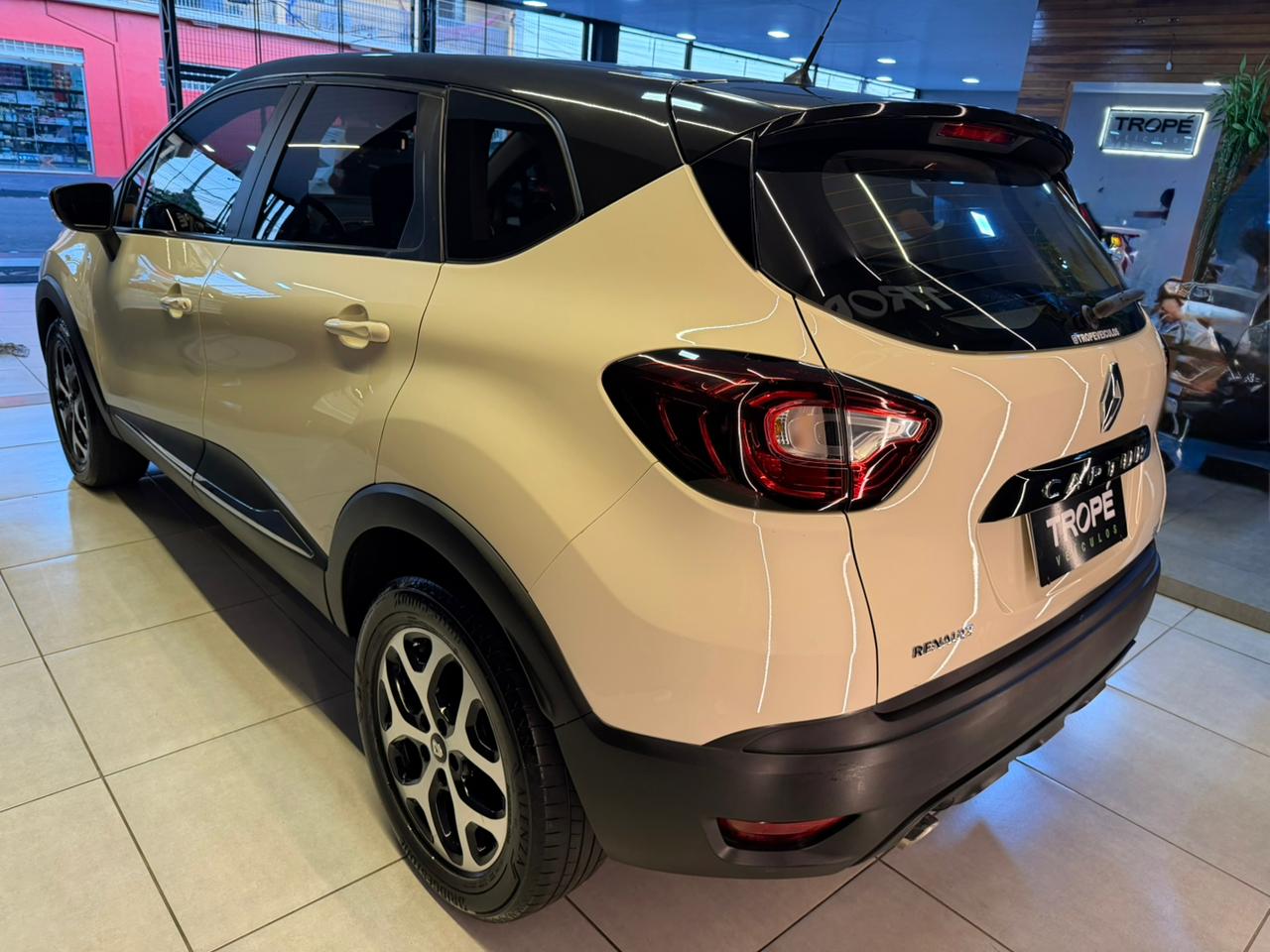 RENAULT CAPTUR LIFE 1.6 A FLEX 2019-BEGE (3)