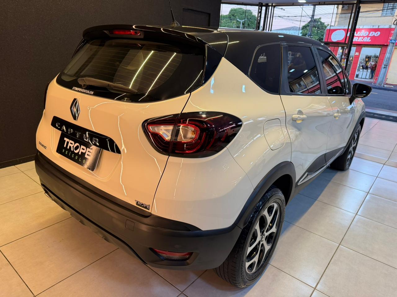 RENAULT CAPTUR LIFE 1.6 A FLEX 2019-BEGE (4)