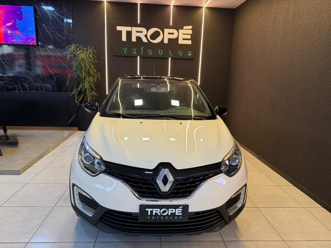 RENAULT CAPTUR LIFE 1.6 A FLEX 2019-BEGE (5)