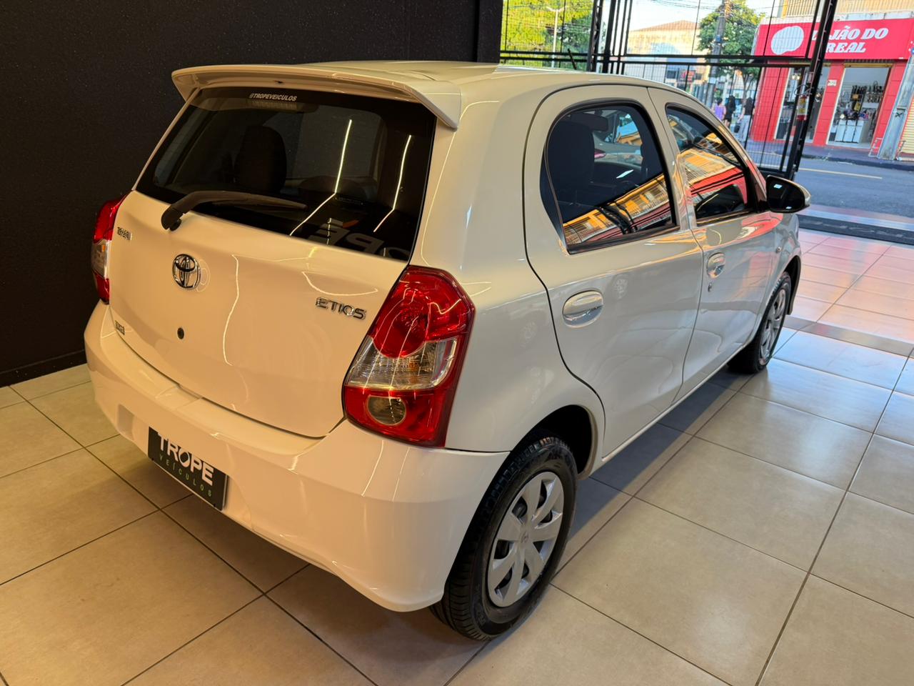 TOYOTA ETIOS HB X 1.3L MT FLEX 2018-BRANCO (4)