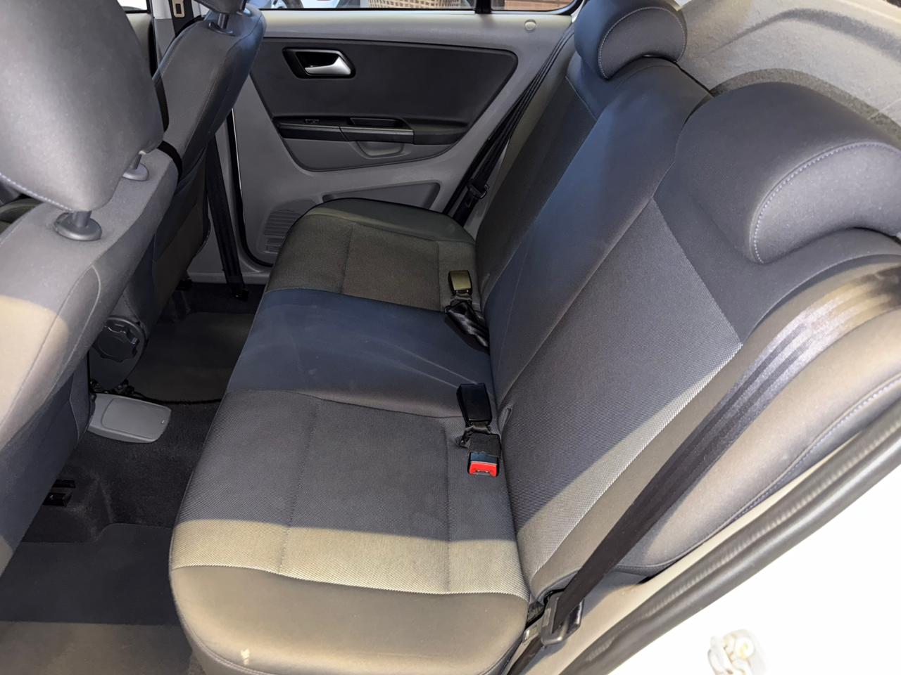 VOLKSWAGEN NOVO FOX BM MC FLEX 1.0 2016-BRANCO (7)