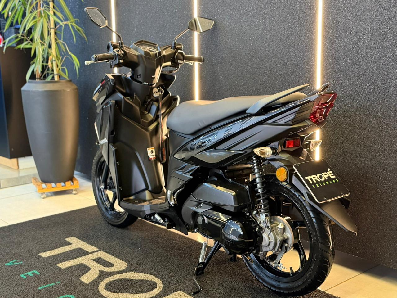 YAMAHA NEO 125 2022-PRETO (12)