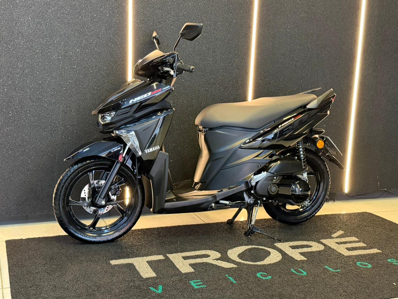 YAMAHA NEO 125 2022-PRETO (9)