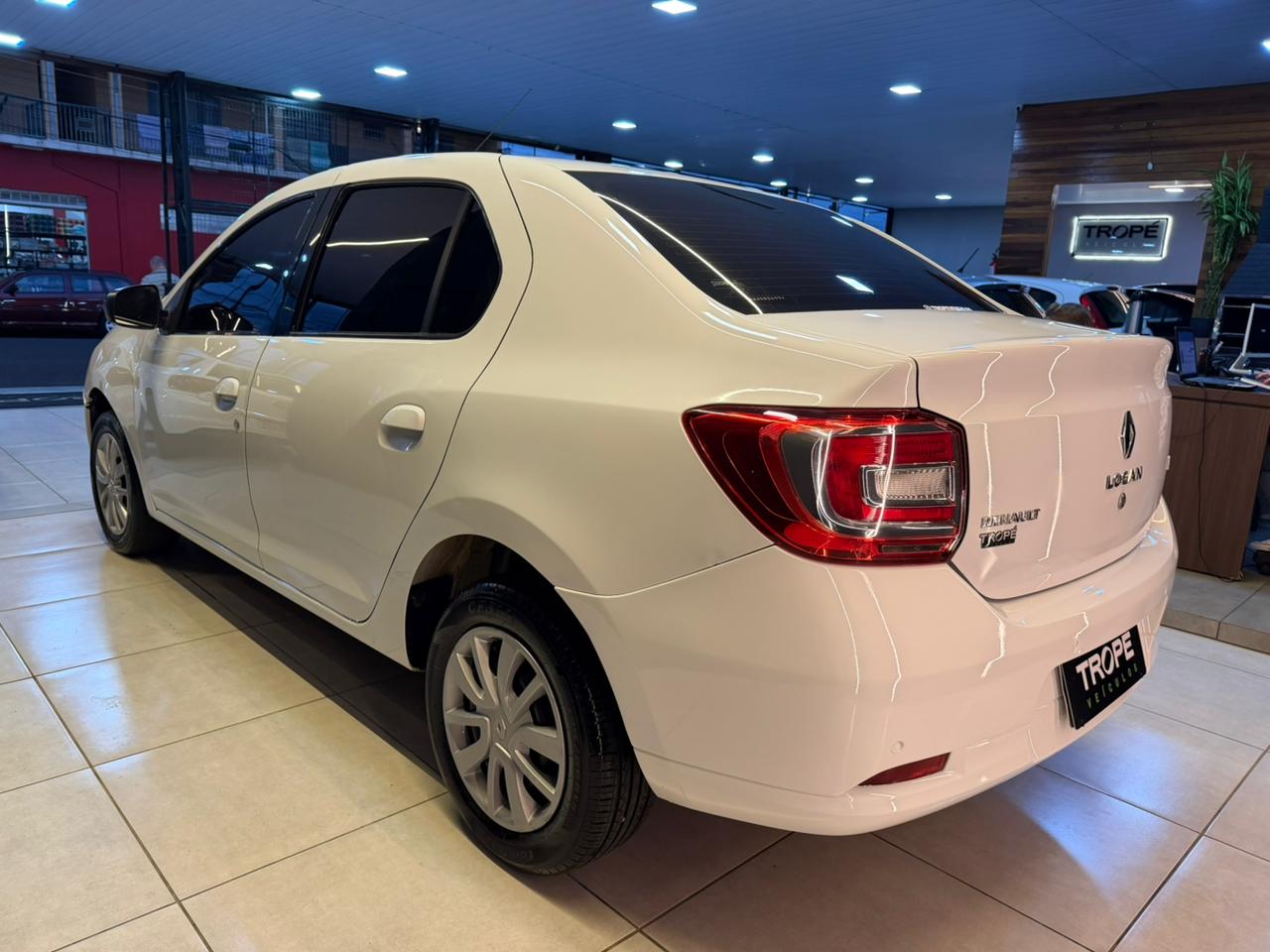 RENAULT LOGAN EXP 1.6 SCE FLEX 2018-BRANCO (10)