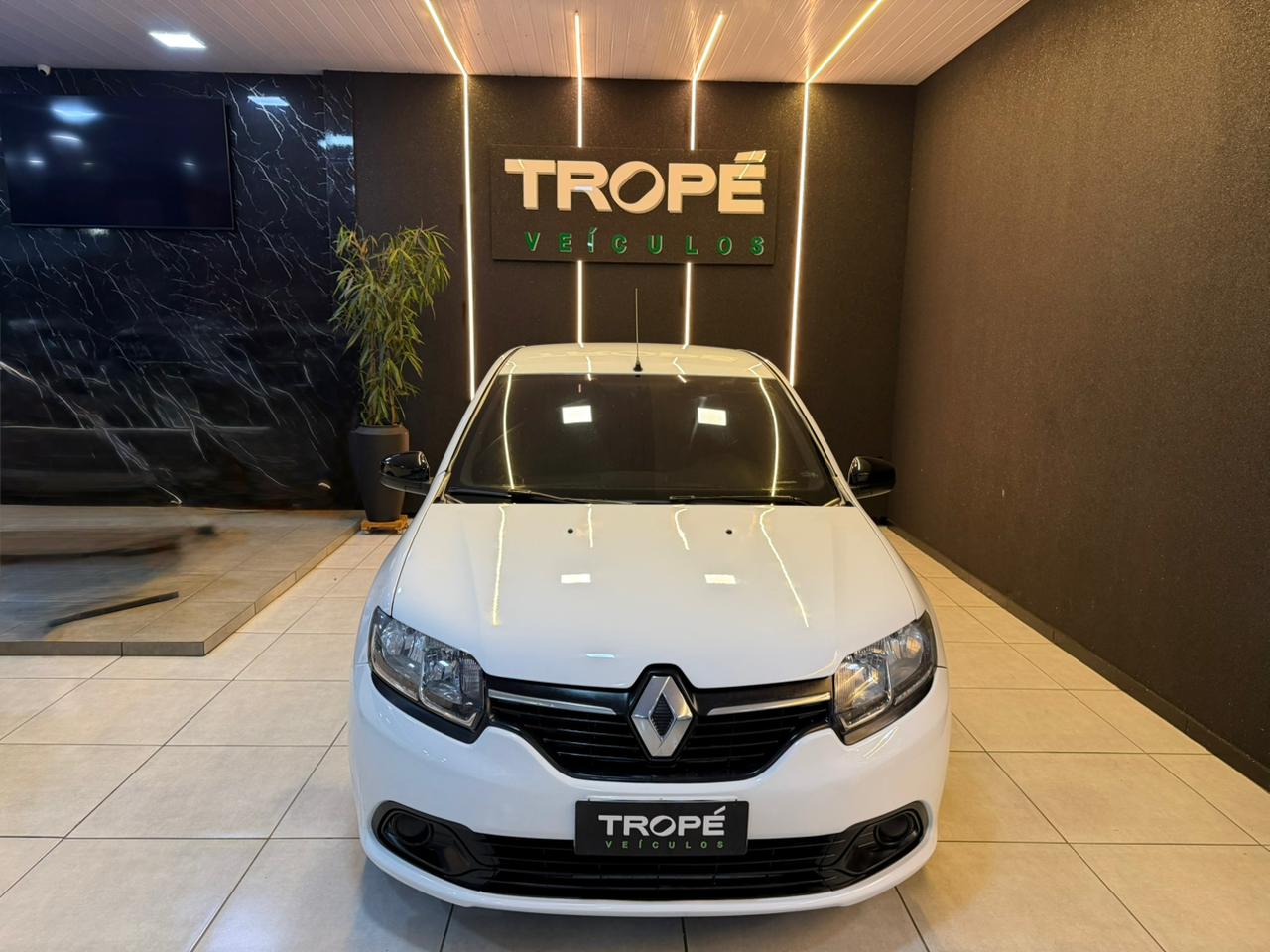 RENAULT LOGAN EXP 1.6 SCE FLEX 2018-BRANCO (2)