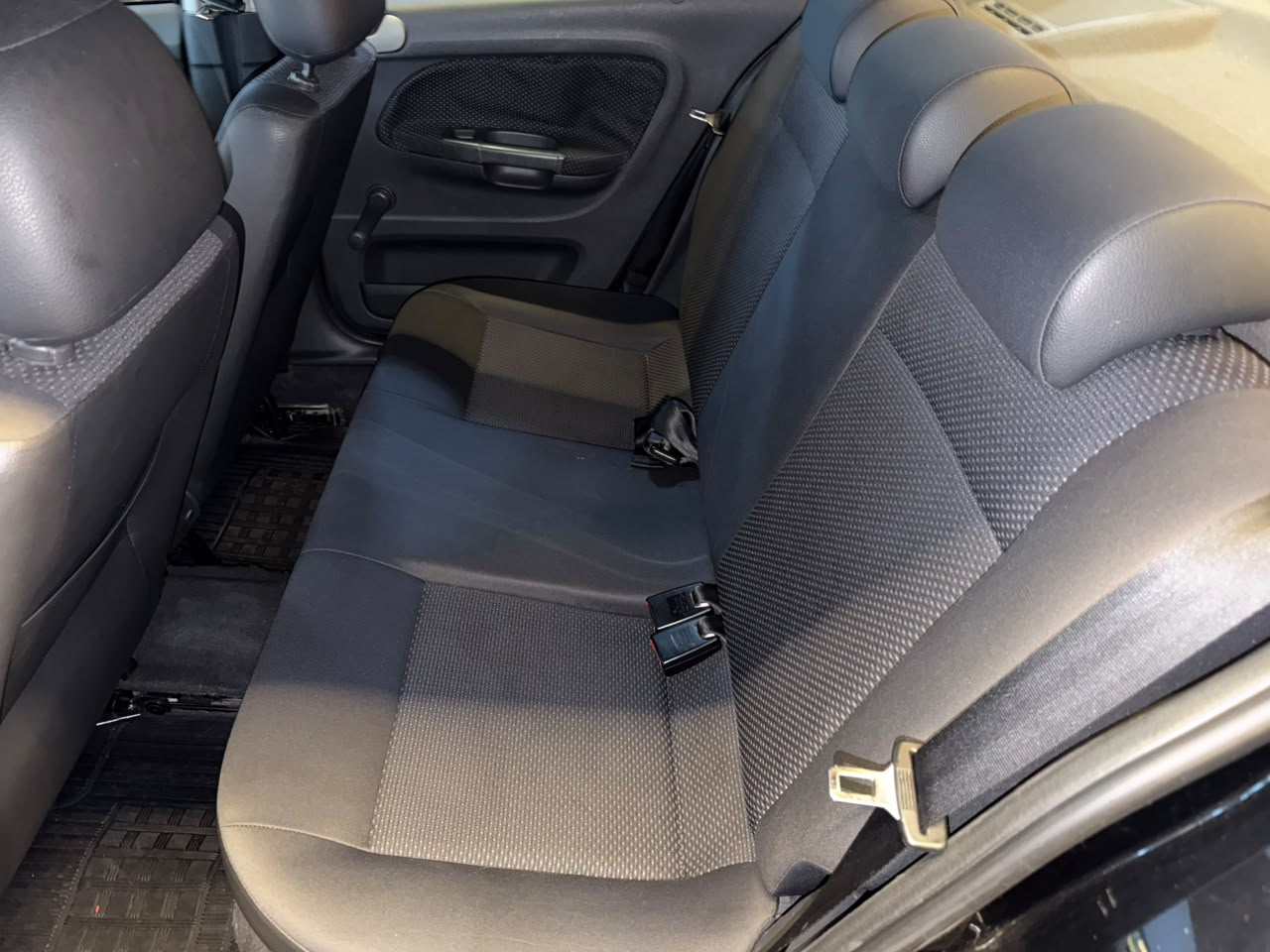 VOLKSWAGEN VOYAGE CITY MA 1.0 FLEX 2015-PRETO (5)