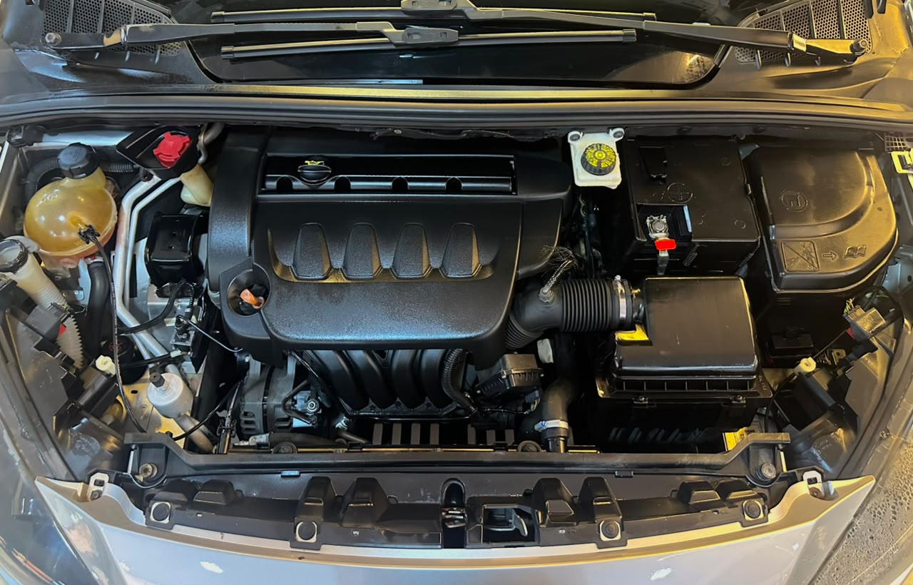 PEUGEOT 408 ALLURE FLEX - Imagem 11