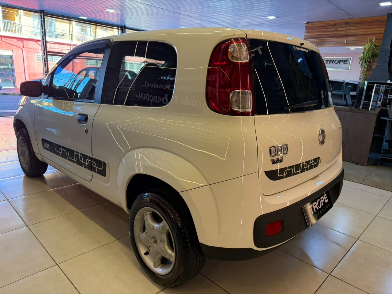 FIAT UNO VIVACE 1.0 FLEX - Imagem 4