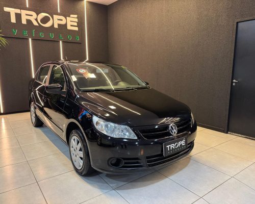 VOLKSWAGEN VOYAGE 1.0 FLEX 2013-PRETO (1)